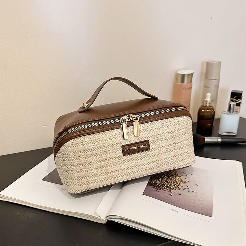 PU Large Capacity, Your Perfect Travel Companion โ Stylish & Versatile Three-Dimensional Makeup Bag./Straw white