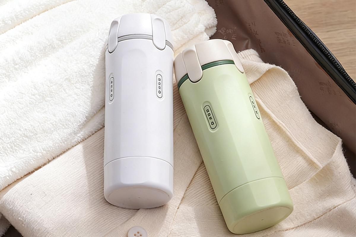 4 in 1 Travel Dispenser with 30ml Travel Bottles for Shampoo Lotion - Green — image 5