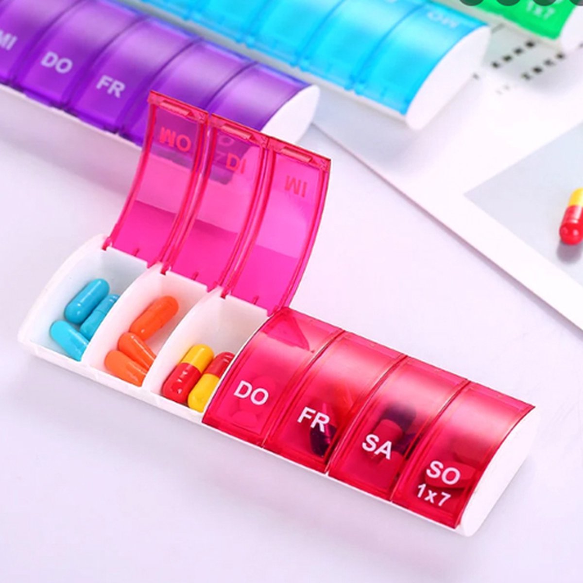 Pill box | Medicine box | Pill Box | 7 days | 1 week | Purple — image 2