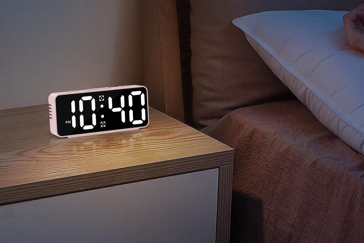 Small Digital Alarm Clock with 5 Dimmers and 5 Alarm Volumes for Bedrooms - Pink — image 3