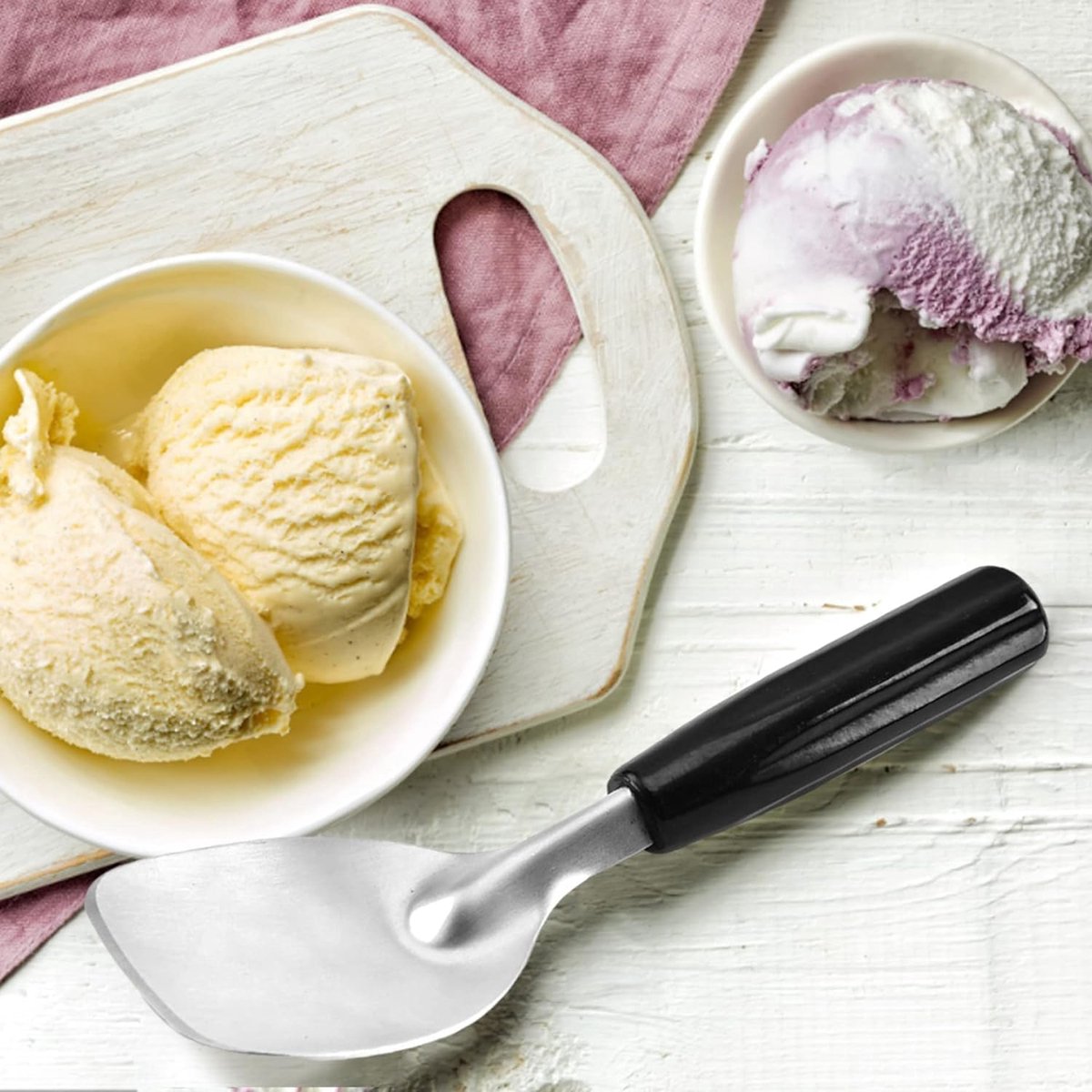 Robust ice cream scoop with non-slip handle - stainless steel ice cream scoop - perfect for scooping and serving hard frozen desserts — image 2