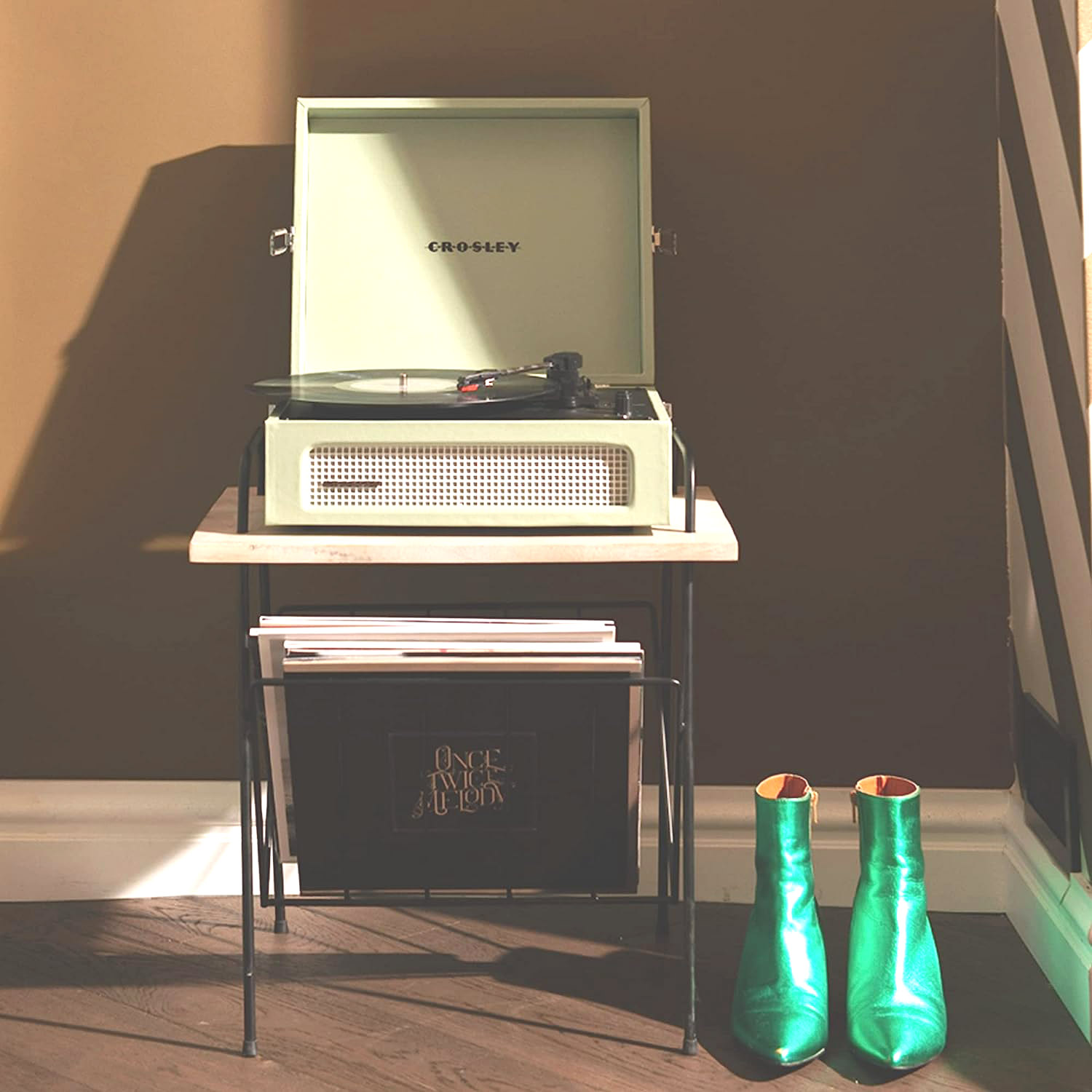 Crosley Wiltshire Turntable Stand Modern Retro White Wash Wood — image 4