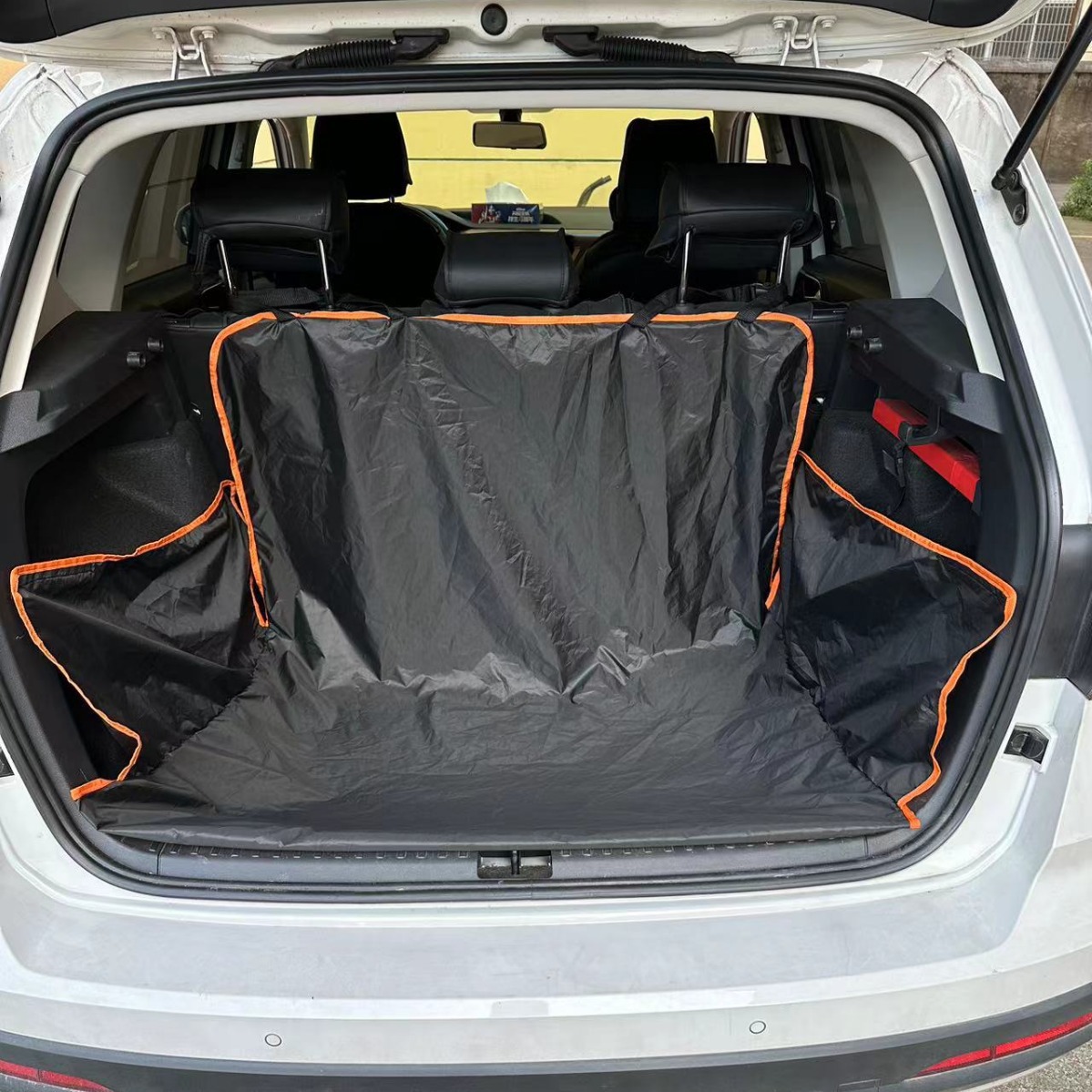 Waterproof Dog Car Seat Cover for SUVs - Rear Cargo Liner for Large Pets, Anti-Scratch and Anti-Dirty Design — image 2