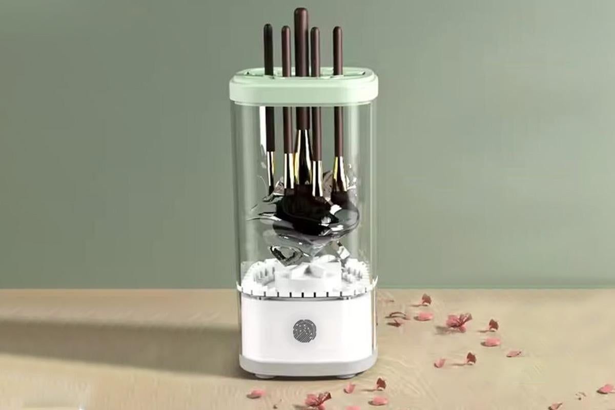 Electric Makeup Brush Cleaner and Dryer Machine Automatic Brush Super Fast Cleaning Tool -White — image 2