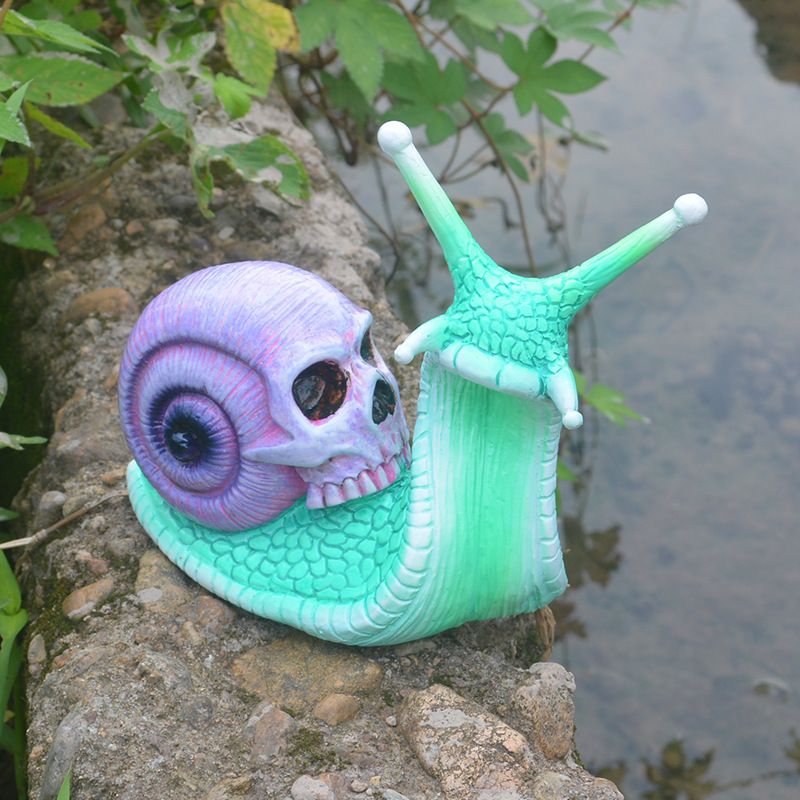 Halloween Scary Snail Sculptures,Garden Home Decoration Model Yard Lawn Figurine Outdoor Housewarming Decor — image 2