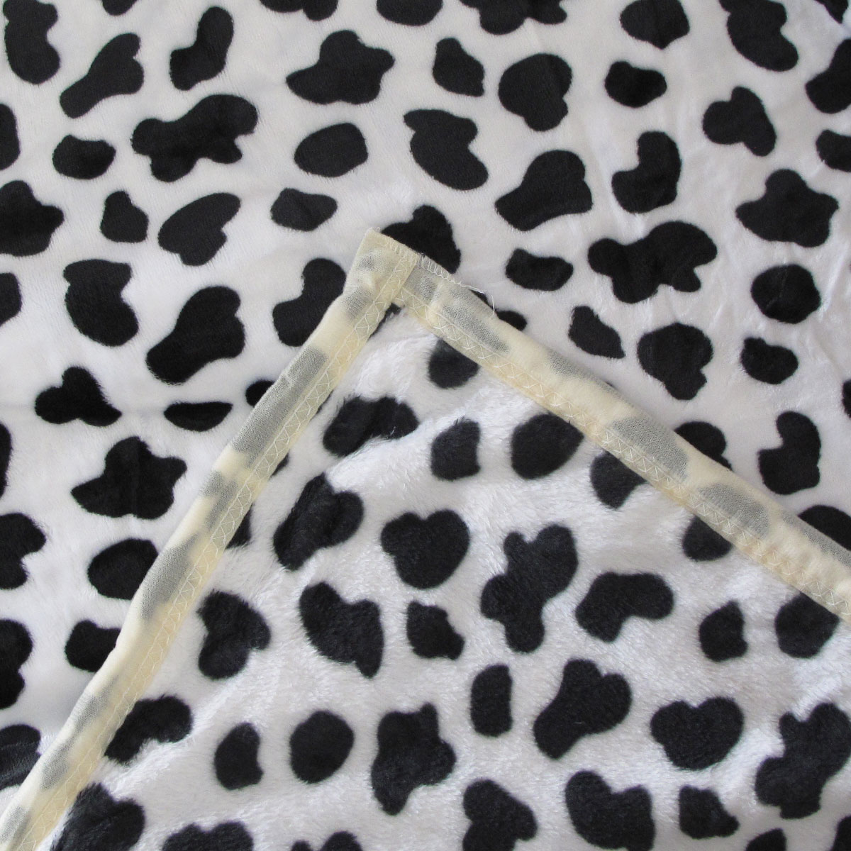 Animal Skin Pattern Soft Flannel Plush Single Size Blanket / Large Throw Rug 150 x 200cm Dalmatian โ image 3