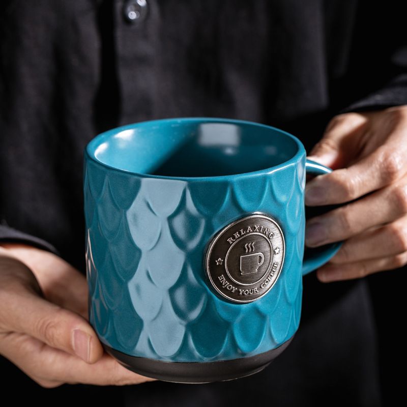 Copper Plate Embossed Ceramic Coffee Mug - Large 500ml Tea Cup with Lid Spoon Gift Box - Retro Bronze Decoration Water Cup - Peacock Green — image 3