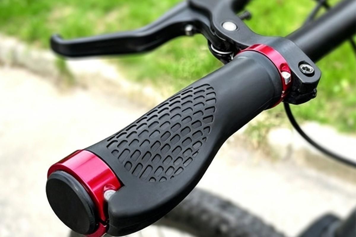 Cycling Lock-On MTB Ergonomic Mountain Bike Rubber Grips Bicycle Handlebar - Red — image 5