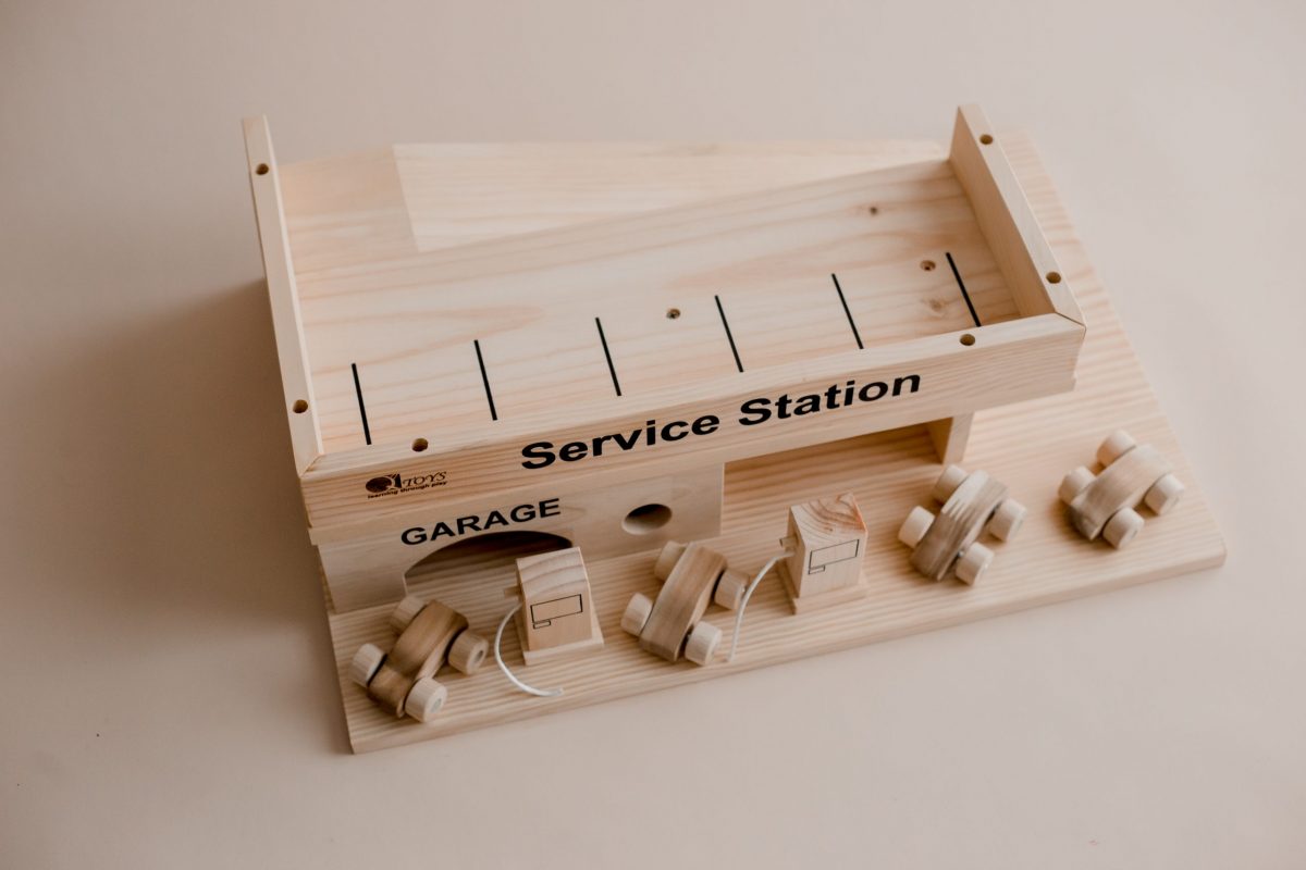 Solid Wooden Service Station — image 3