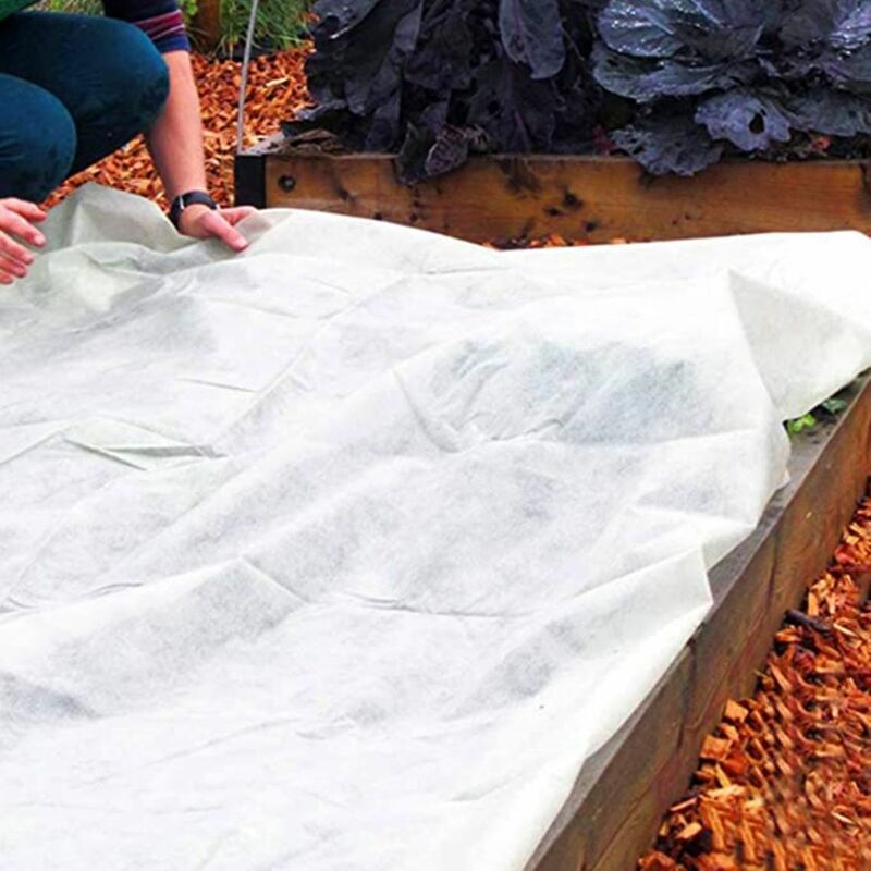 Wintering Fleece ROll - 2 × 10 M - 30 G/M2 - White — image 3