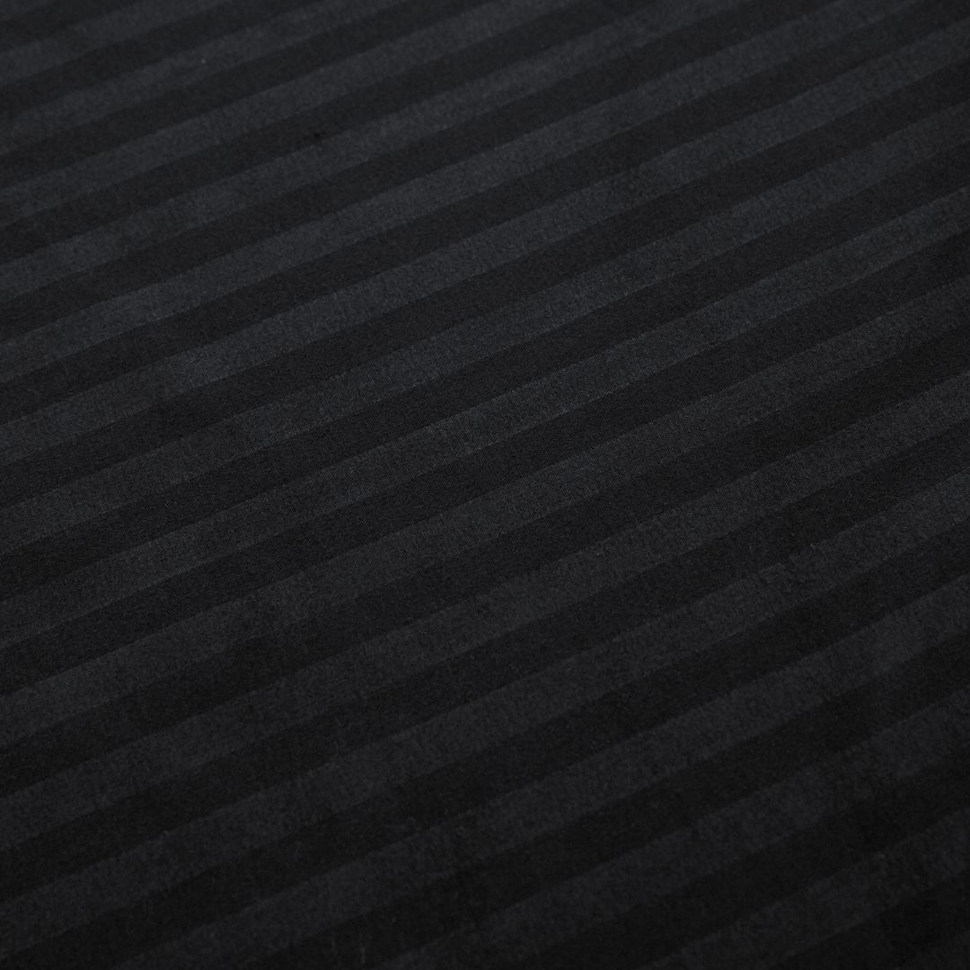 1000TC Ultra Soft Striped Super King Size Black Duvet Quilt Cover Set — image 3