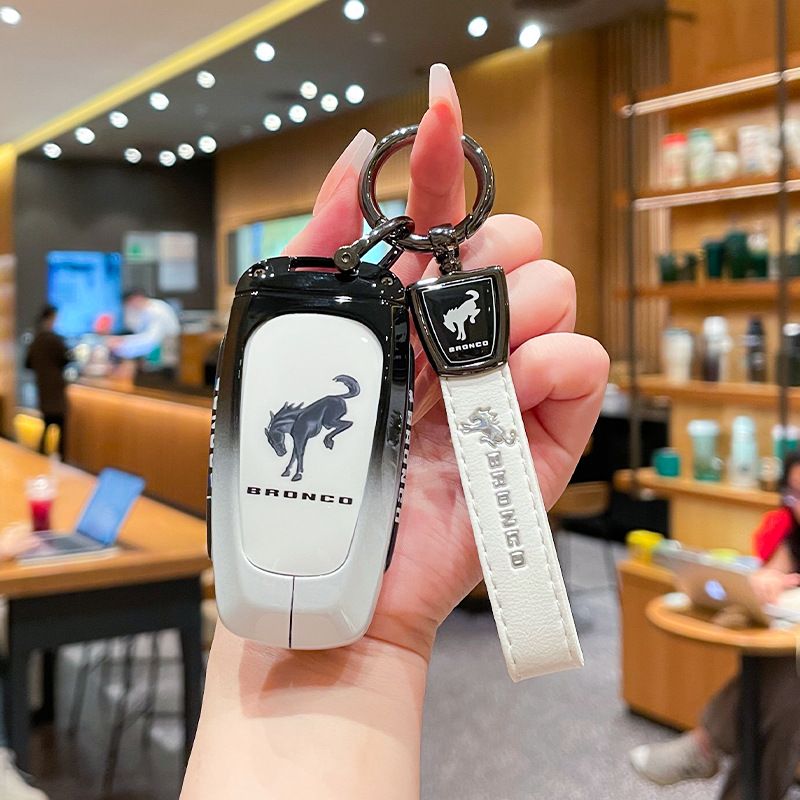 Fragrant car island Jiangling Liema Key Case 3 Button Standard 4-key gradient black and white single bag + black leather rope buckle — image 3