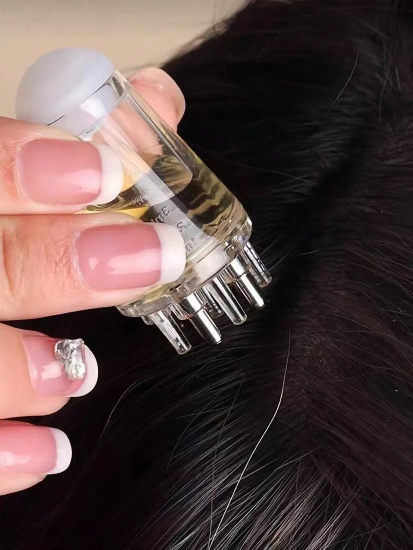2PC Mini Oil Comb Scalp Massager – Hair Growth Serum Comb, Essence Nourishing Liquid Applicator, Precisely Delivers Oil to Hair Roots — image 2