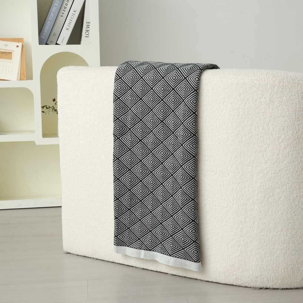 Dark Grey Knitted Sofa Blanket with Plush Side, 130 × 170 cm, 720g, Ideal for Napping and Office Use — image 4