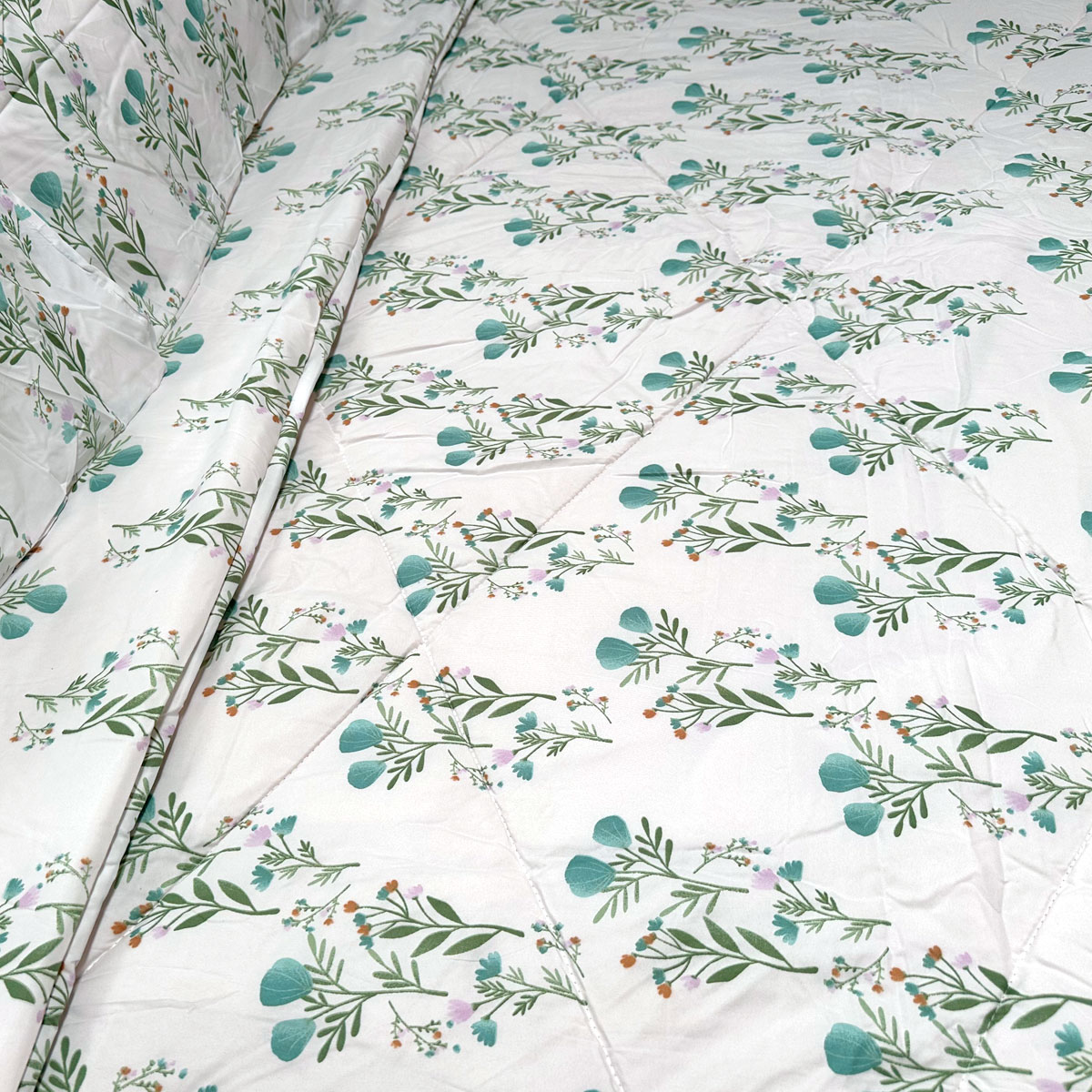 Hotel Living 3 Pce Light Weight Comforter Set Queen/King Corbett Floral Teal — image 2