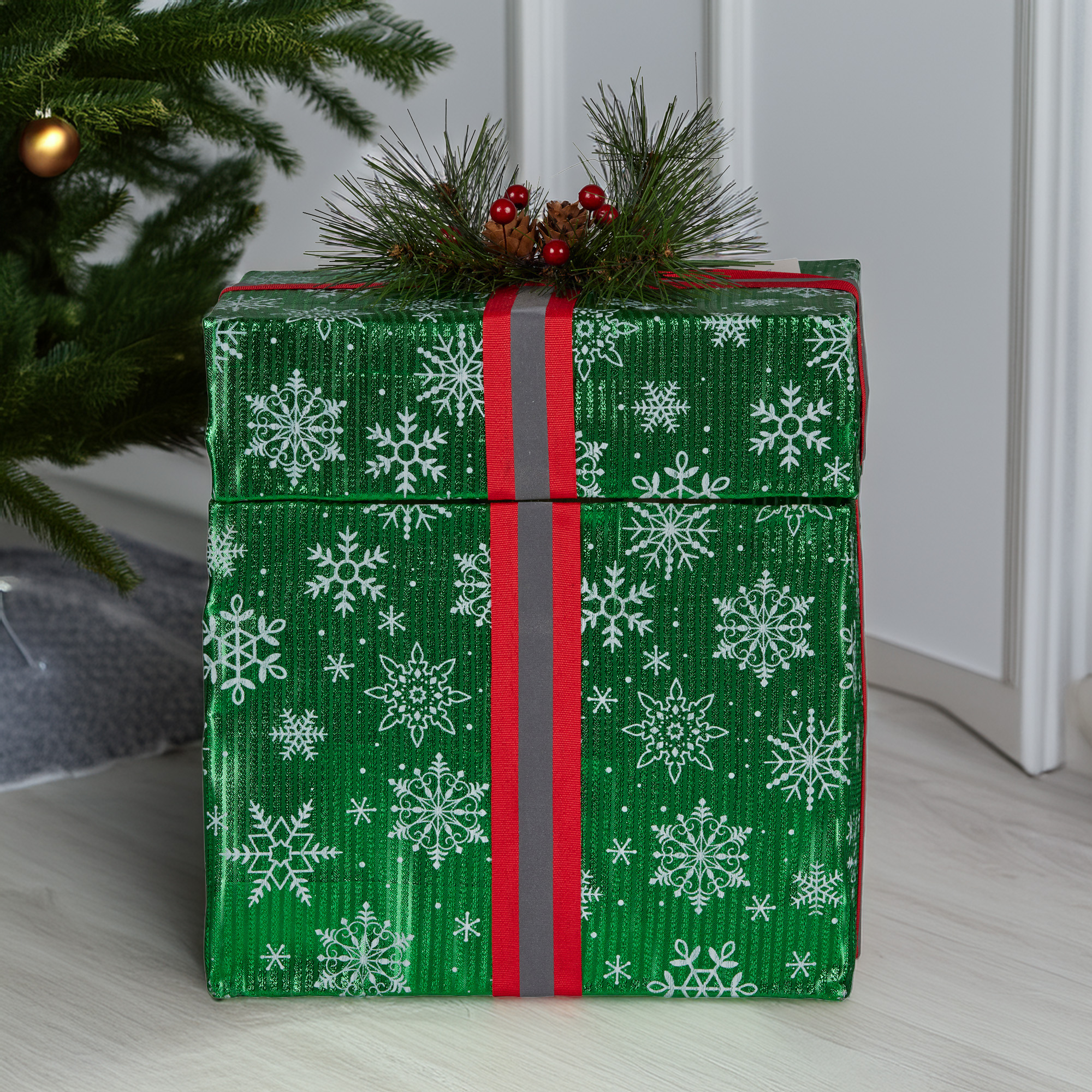 Christabelle Animated Elf in a Gift Box LED Lights Christmas Tree Decoration Ornament Xmas — image 6