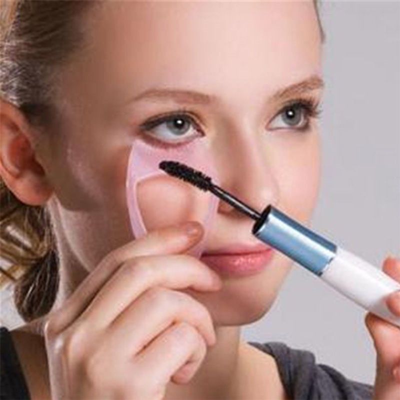 Eyelash Brush Tool,4pcs 3 in 1 Makeup Cosmetic Eyelash Tool Upper Lower Eye Lash Mascara Guard Applicator — image 2