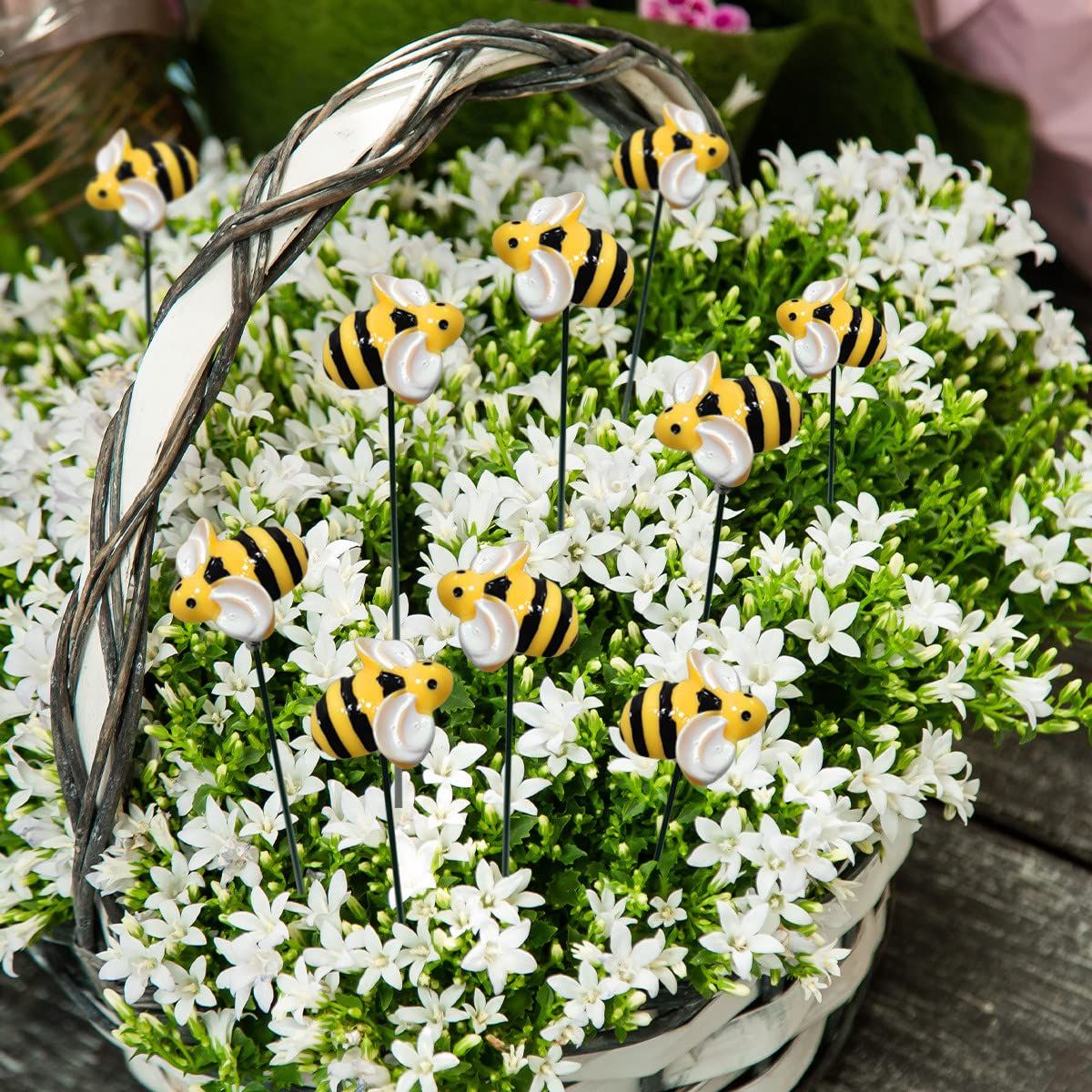 10Pcs Bee Garden Stakes Decor Metal Yard Art Ornaments Front Yard Art Stick Floral Picks Spring Summer Resin Yellow — image 4