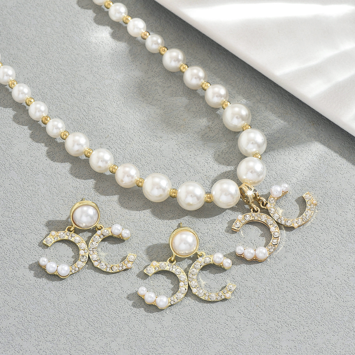 Elegant Women's Jewelry Set – Geometric C-Shape Pendant Necklace with Pearl Chain and Matching Earrings — image 2