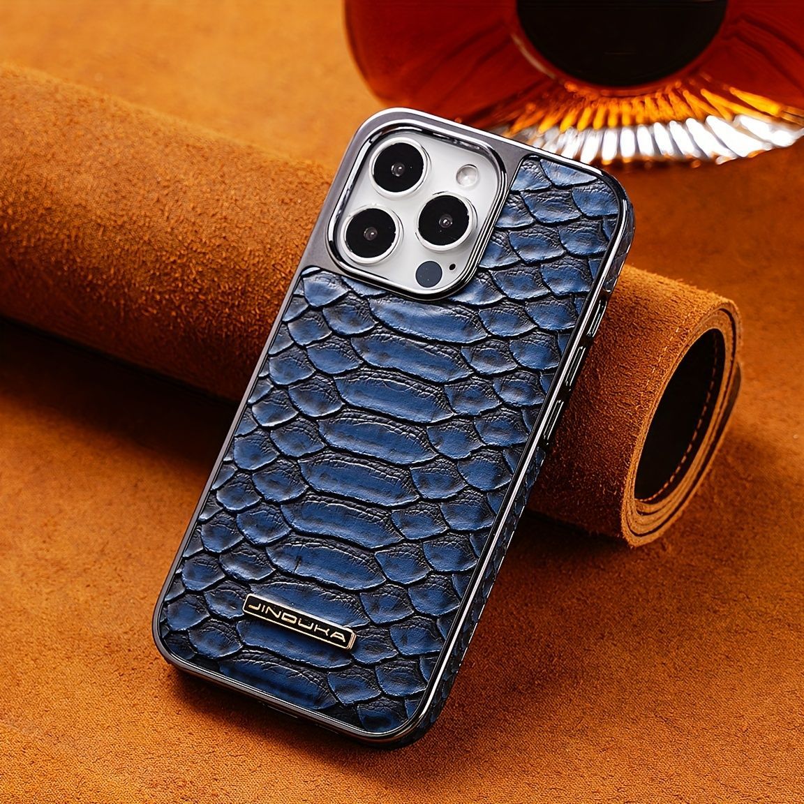 snake-pattern leather phone case β image 5
