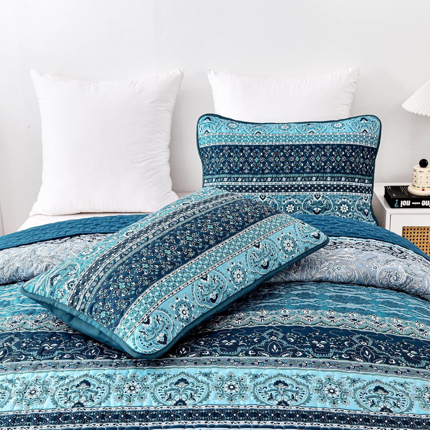 Opalescent Quilted coverlet and pillowcovers set: Shimmering Beauty - Queen size โ image 5