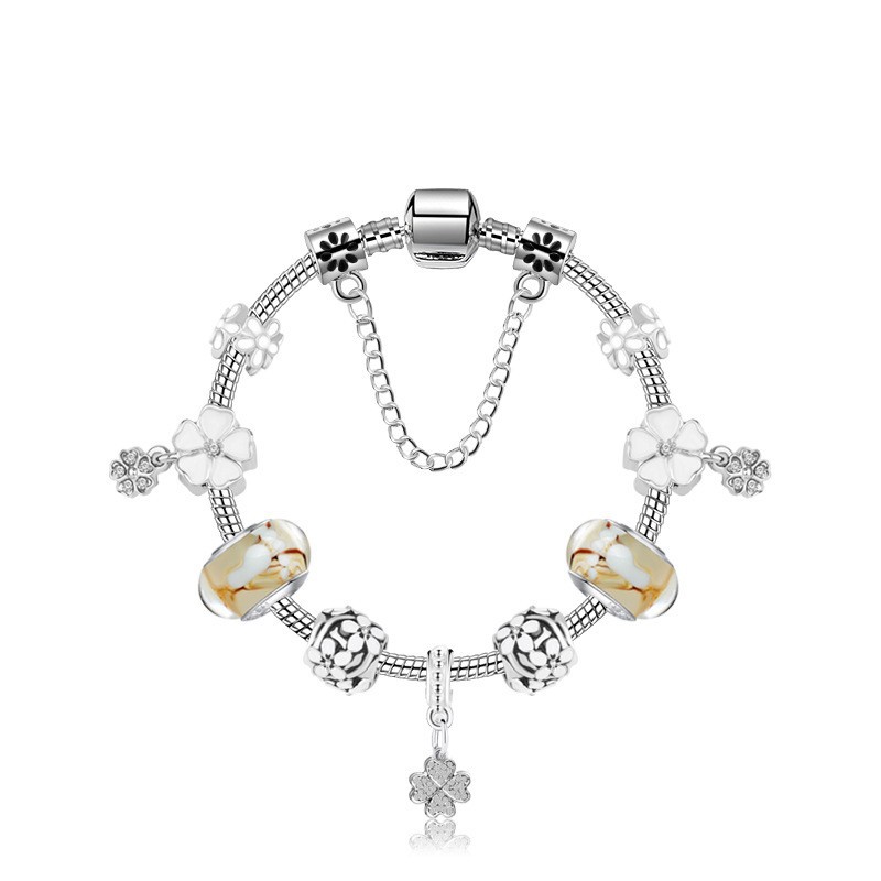 Clover Pendant Bracelet: Alloy, Zircon & Resin with Bright, Sweet Style(18cm)