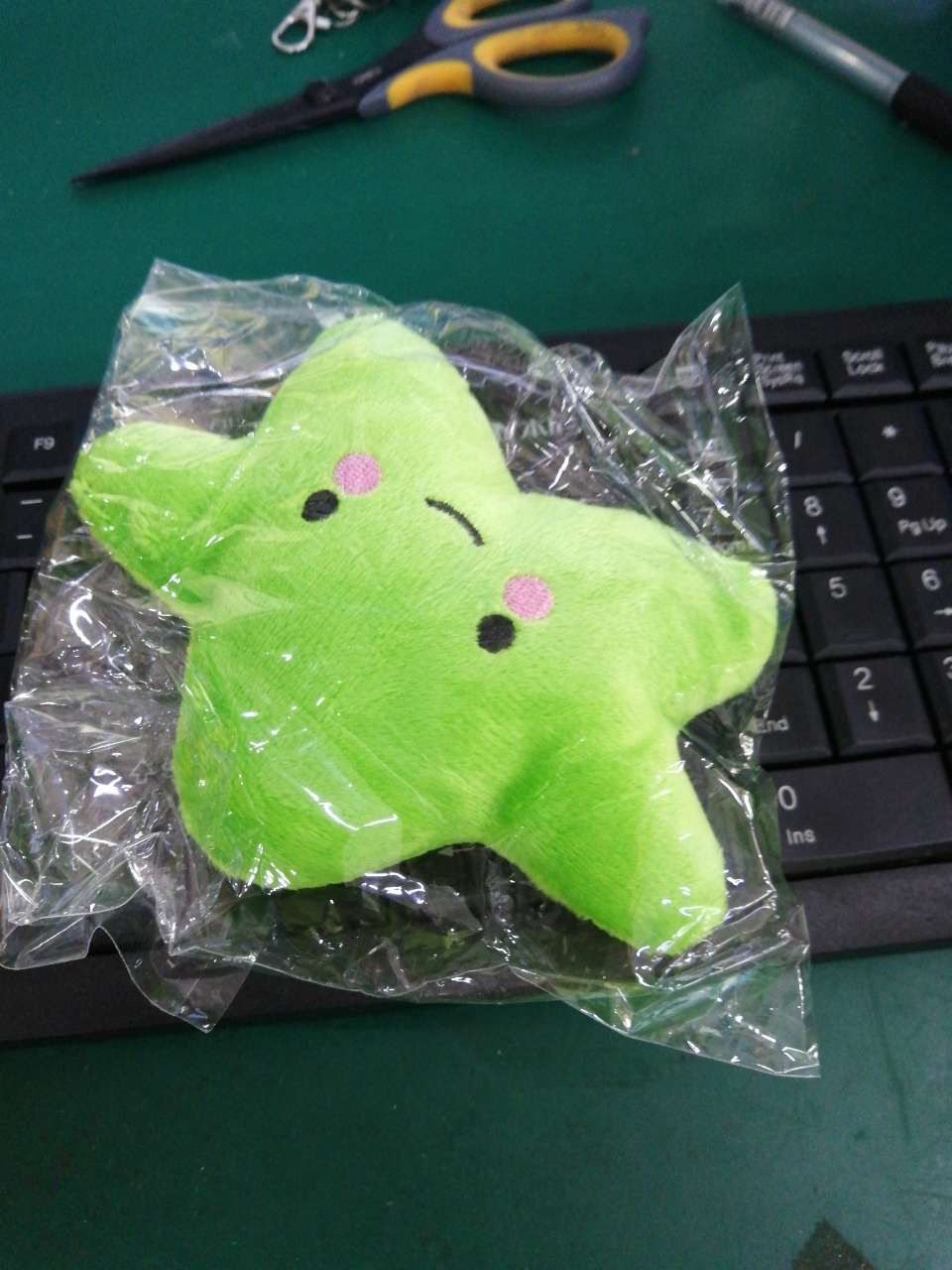 Pet Dog Chew Toy Plush Star Shaped Soft Cute Dog Cat Chew Puppy Toys — image 6