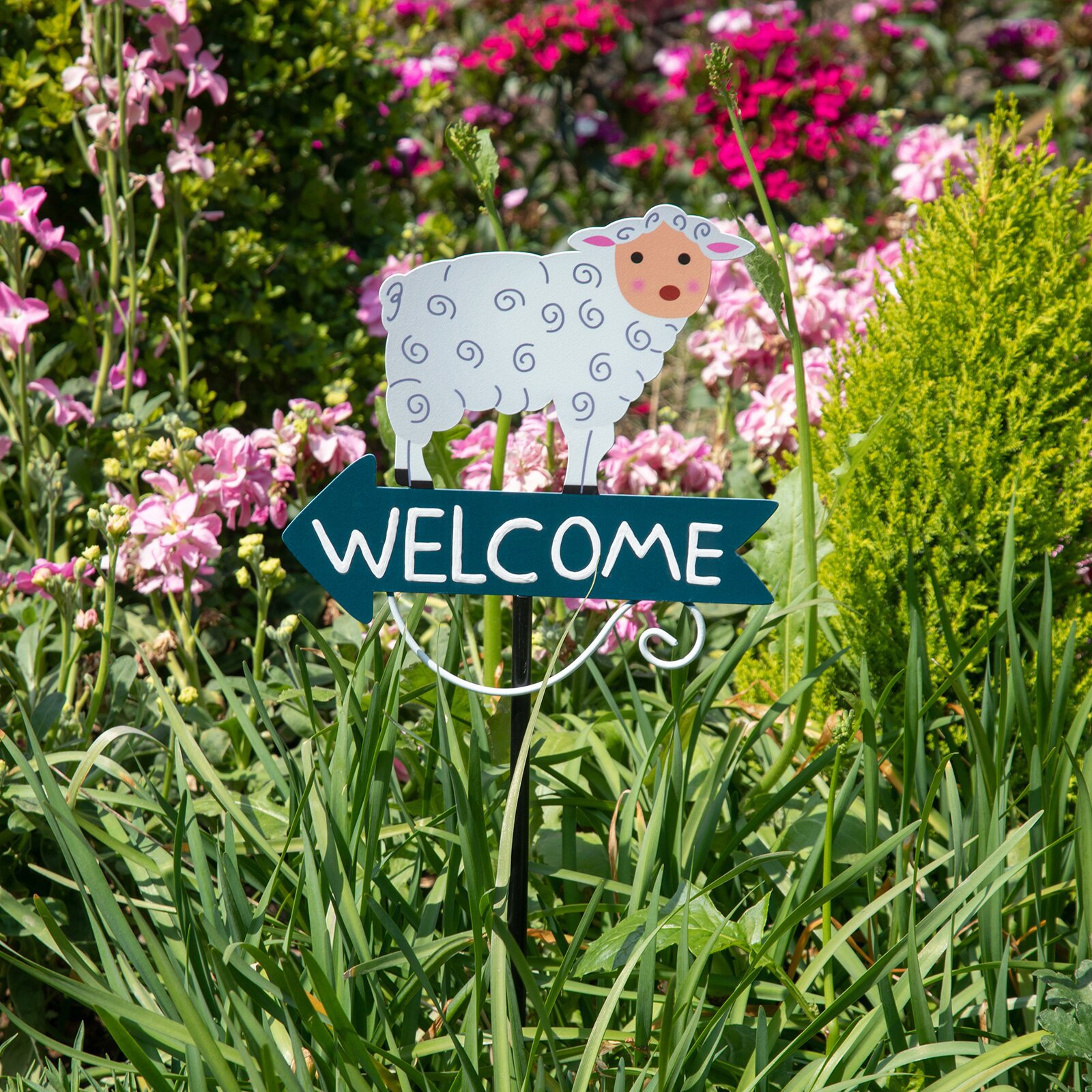 Pink Pig Pattern Charming Metal Garden Stakes | Welcome Yard & Lawn Decor โ image 4
