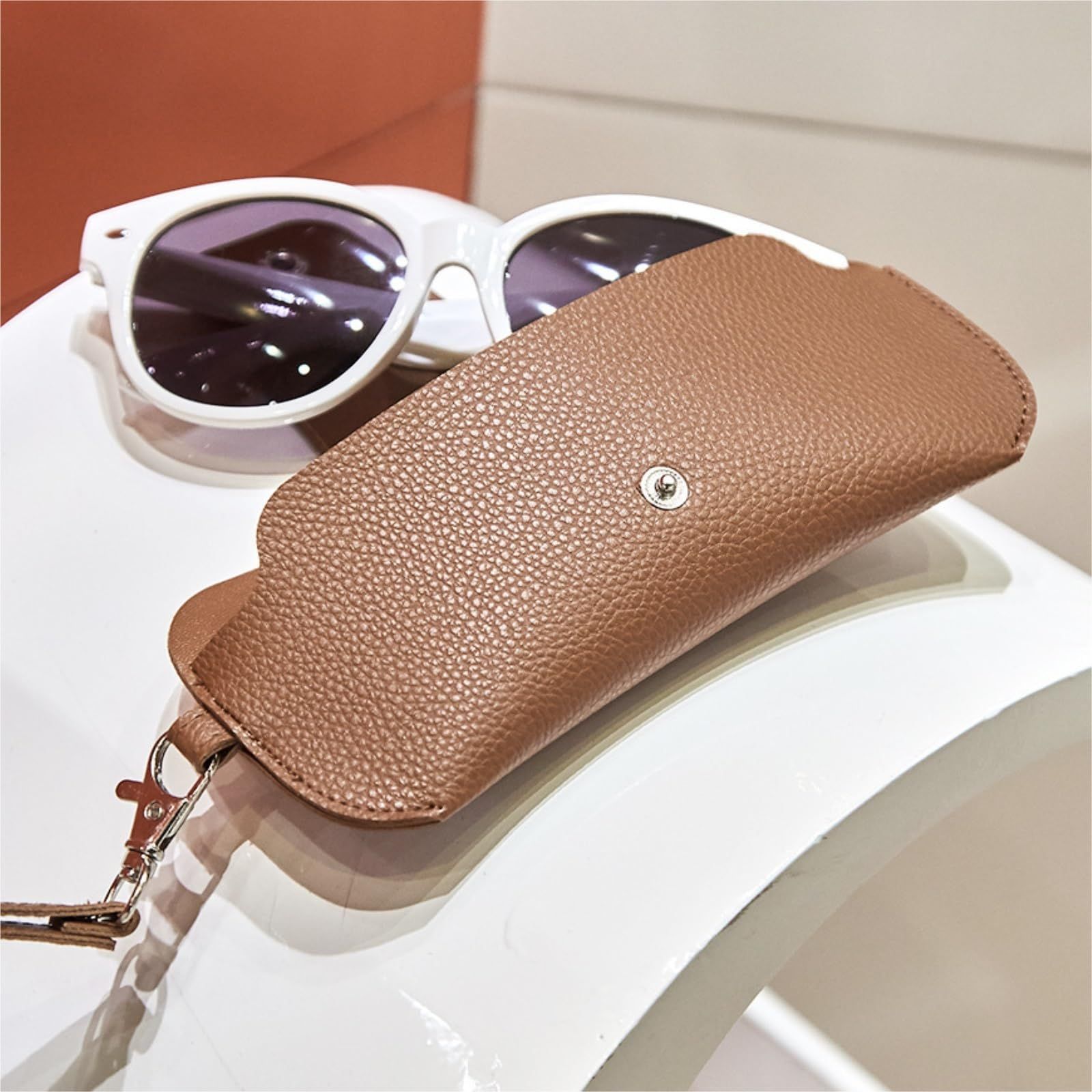 Glasses Case Glasses Protective Case Portable Double-Sided Leather Mirror Clip Hanger Glasses Bag Sunglasses Bag — image 4