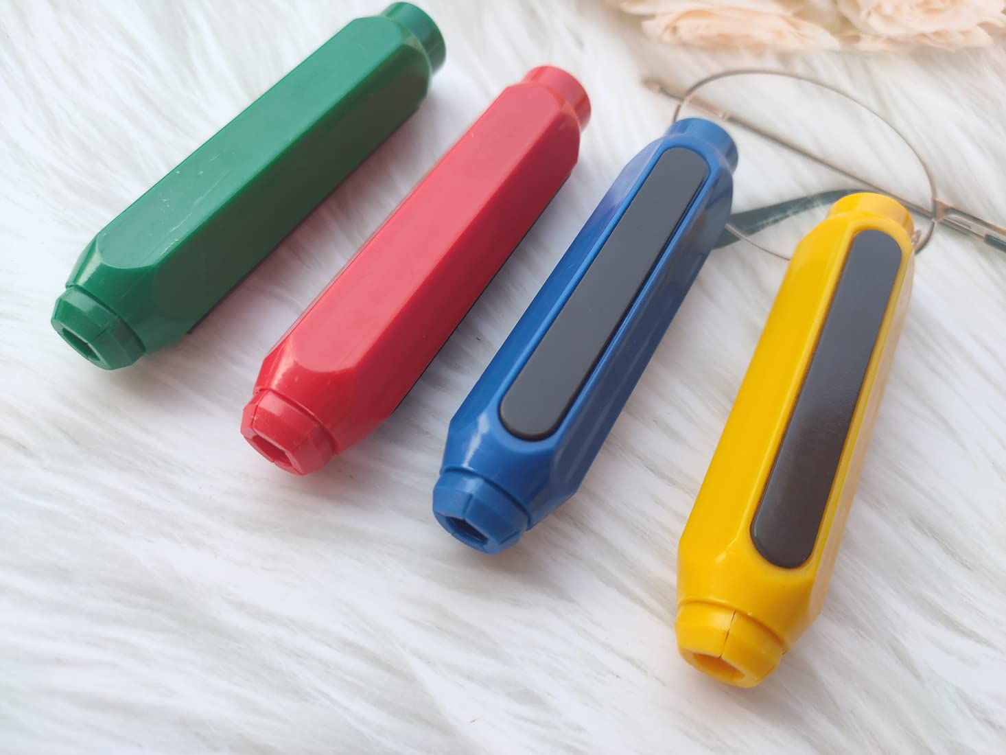 Plastic Magnetic Chalk Holders with Storage Case, 4 Pack Blackboard Adjustable Chalk Clip Chalk Covers (Blue, Green, Red, Yellow) — image 2