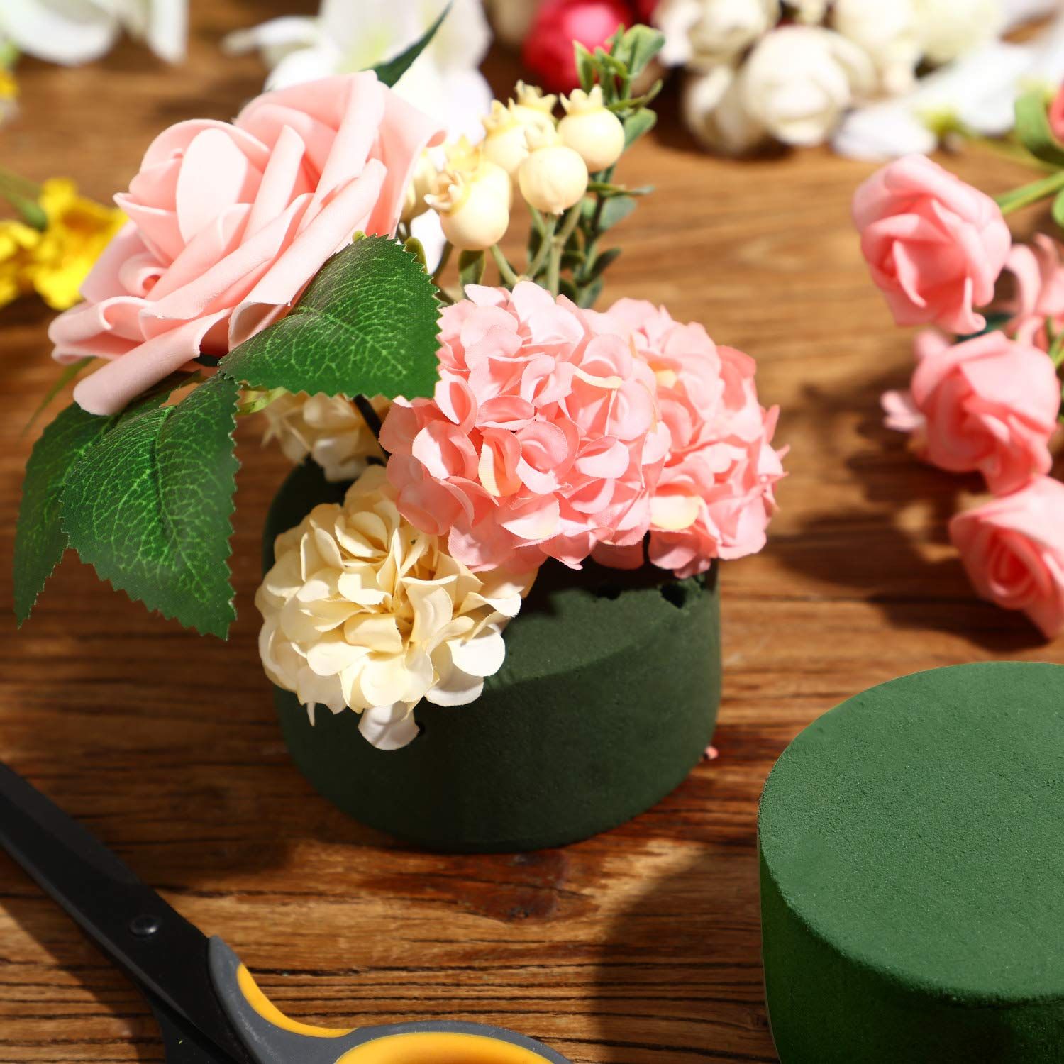 12 Pieces Round Floral Foam Wet Floral Foam Green Flower Foam DIY Flower Arrangement Kit (2.95 × 2.95 × 1.57 Inches) — image 2