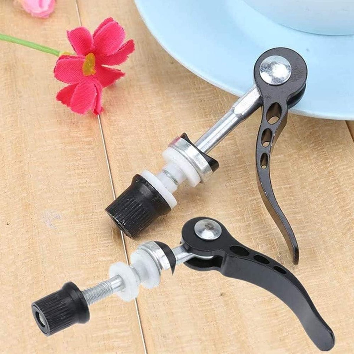 Quick-release seatpost clamp for mountain bikes, 2 pieces, aluminum, for Quick threaded seatposts, Quick-release fasteners, black — image 2