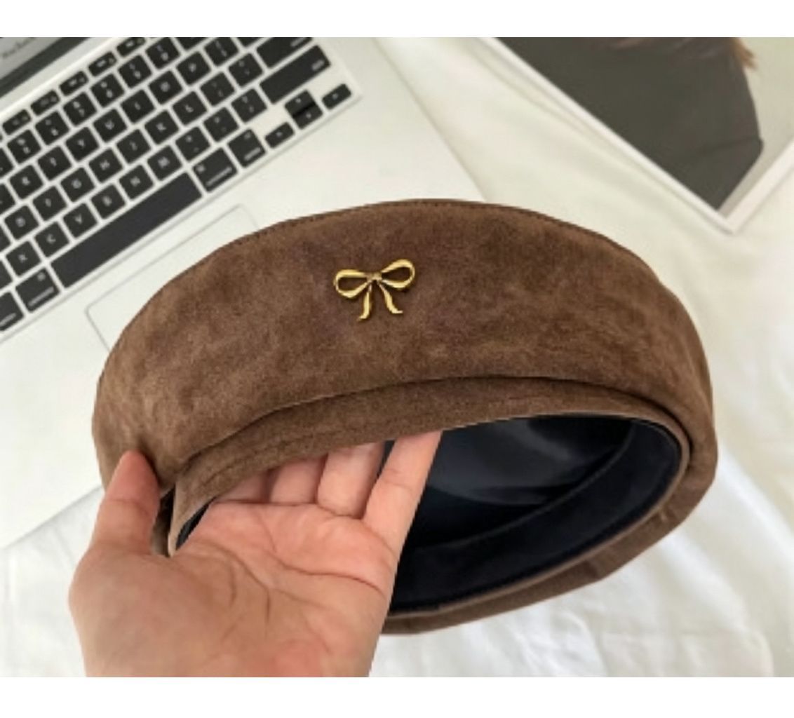 Bow Decor Suede‑Feel Beret Hat, Coffee Tone, Adjustable 56‑58cm, Christmas & Halloween Sweet Festival Headwear, Elegant Painter Cap, Delicate Holiday Present