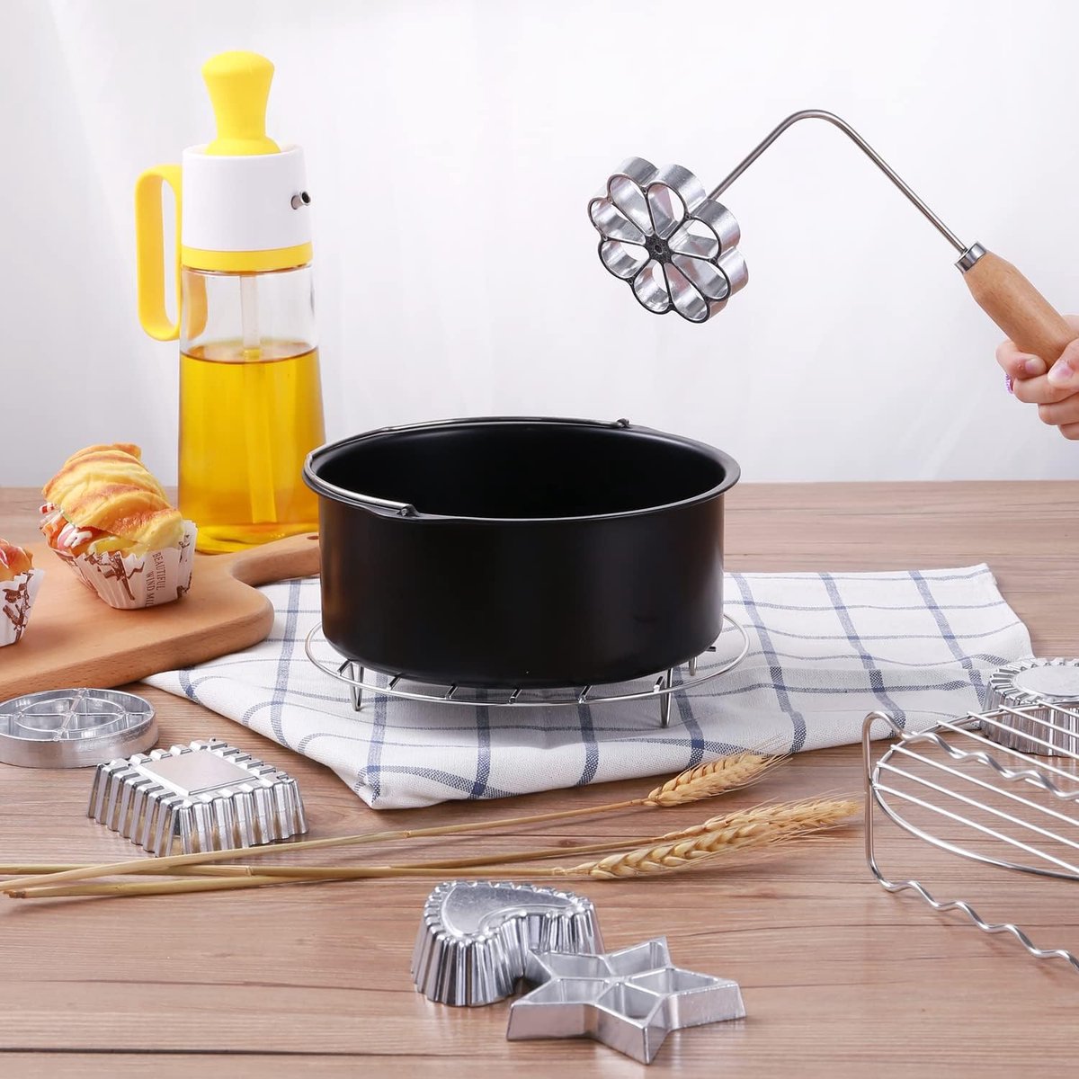 4-Piece Rosette Shaper Set - Cast Aluminum with Wooden Handle - For Coffee Cookies, Bunuelos & Funnel Cookies — image 3