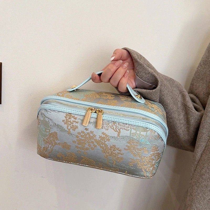 ✨ Large Capacity 3D Makeup Bag | Jacquard Fabric + Metal Zipper | Multi-Compartment Organizer, Fits Full Skincare & Makeup for Commute & Travel!/BLUE — image 3