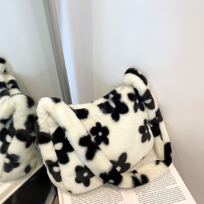 Plush Underarm Bag, Ladies Fluffy Shoulder Bag, Women Furry Purse Fluffy Tote Bag for Autumn and Winter — image 3
