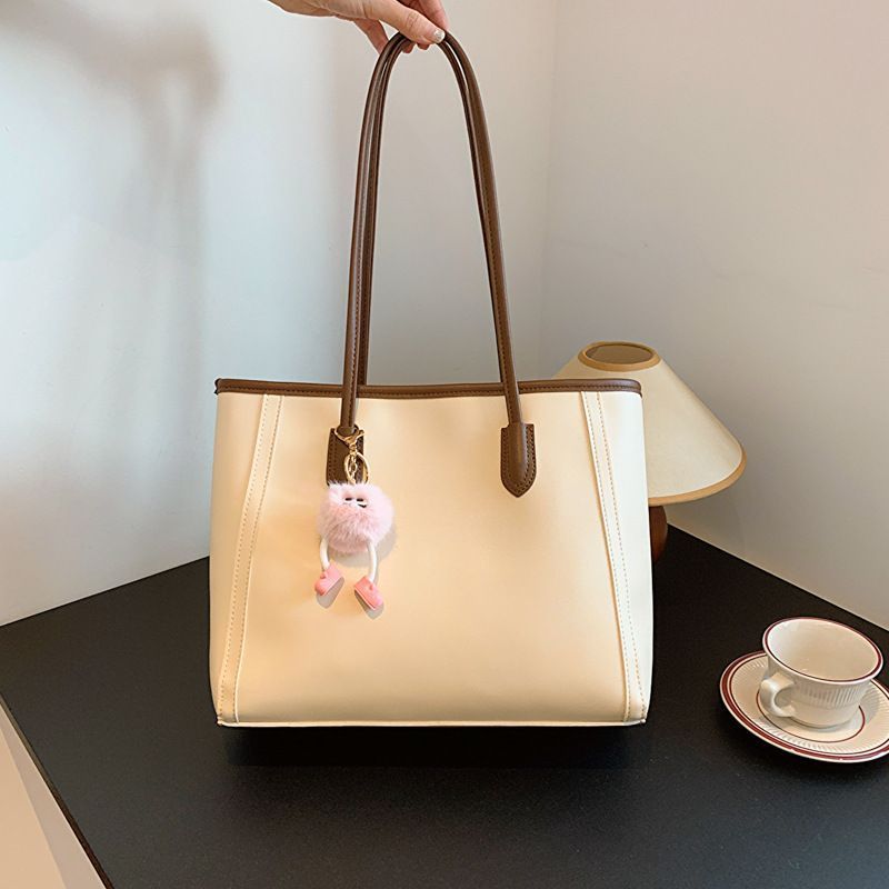 White Single Shoulder Tote Bag With Pendant