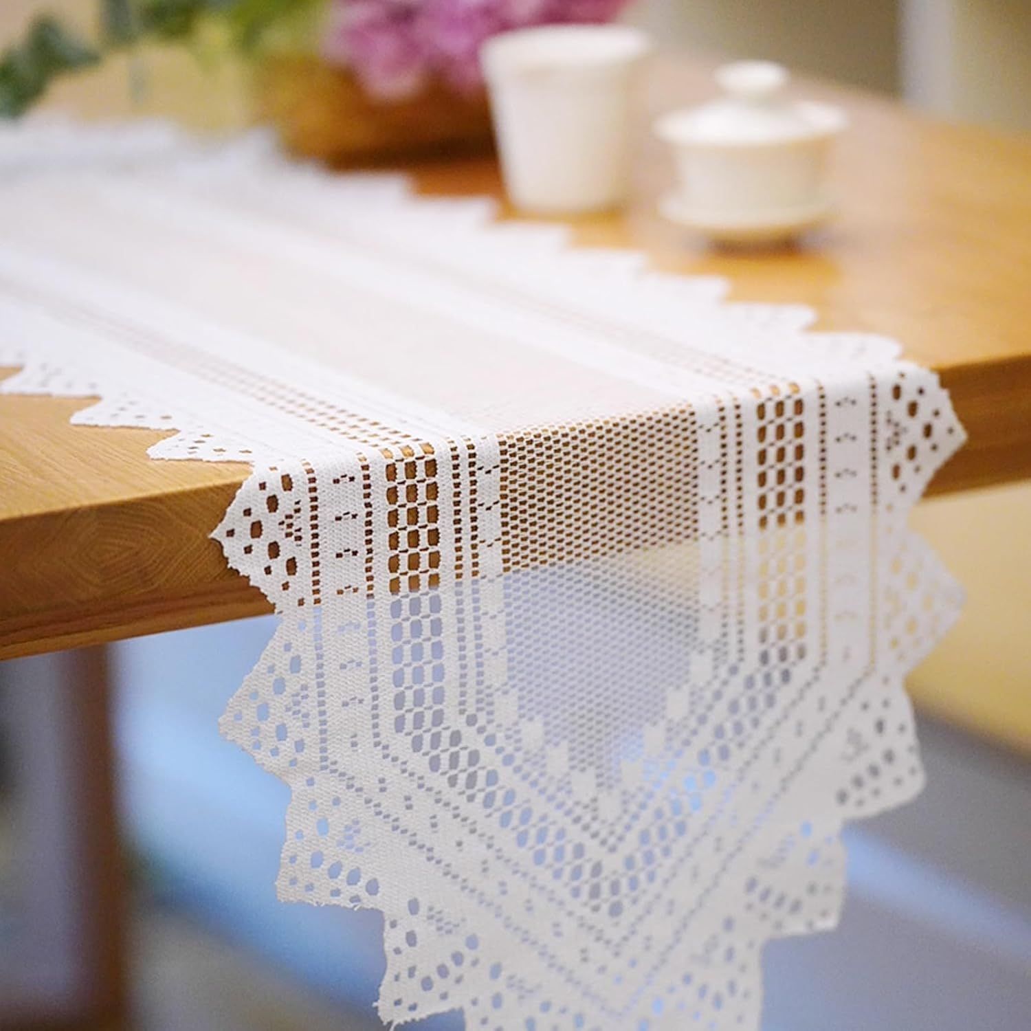 dining tablecloth (White no hanging ball) — image 5