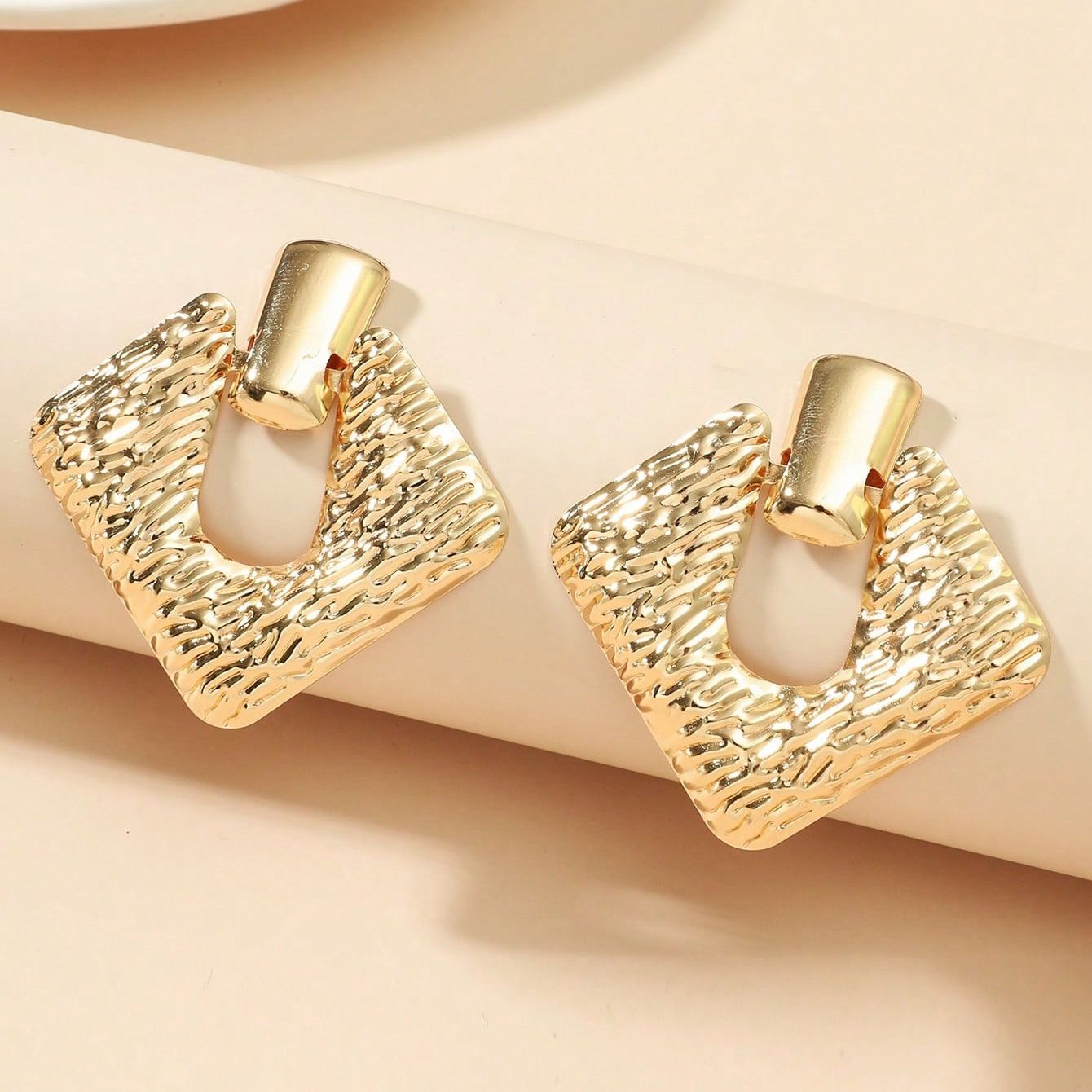 Matte Gold Silver Geometric Harmmered Clip On Earrings for Women Long Clip Earrings for Women Girls-2pcs — image 3