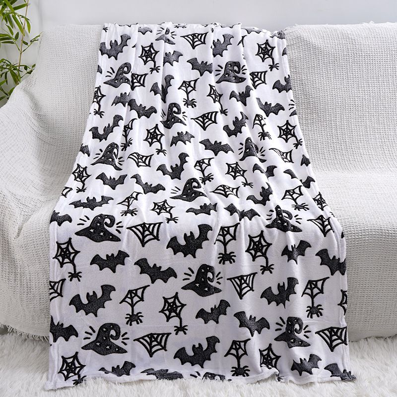 Glow in the Dark Flannel Blanket with Playful Hallowen Pumpkin (S134 / 150 x 200CM) - Versatile Soft Plush Magic Throw Blanket, Durable High Density Woven &