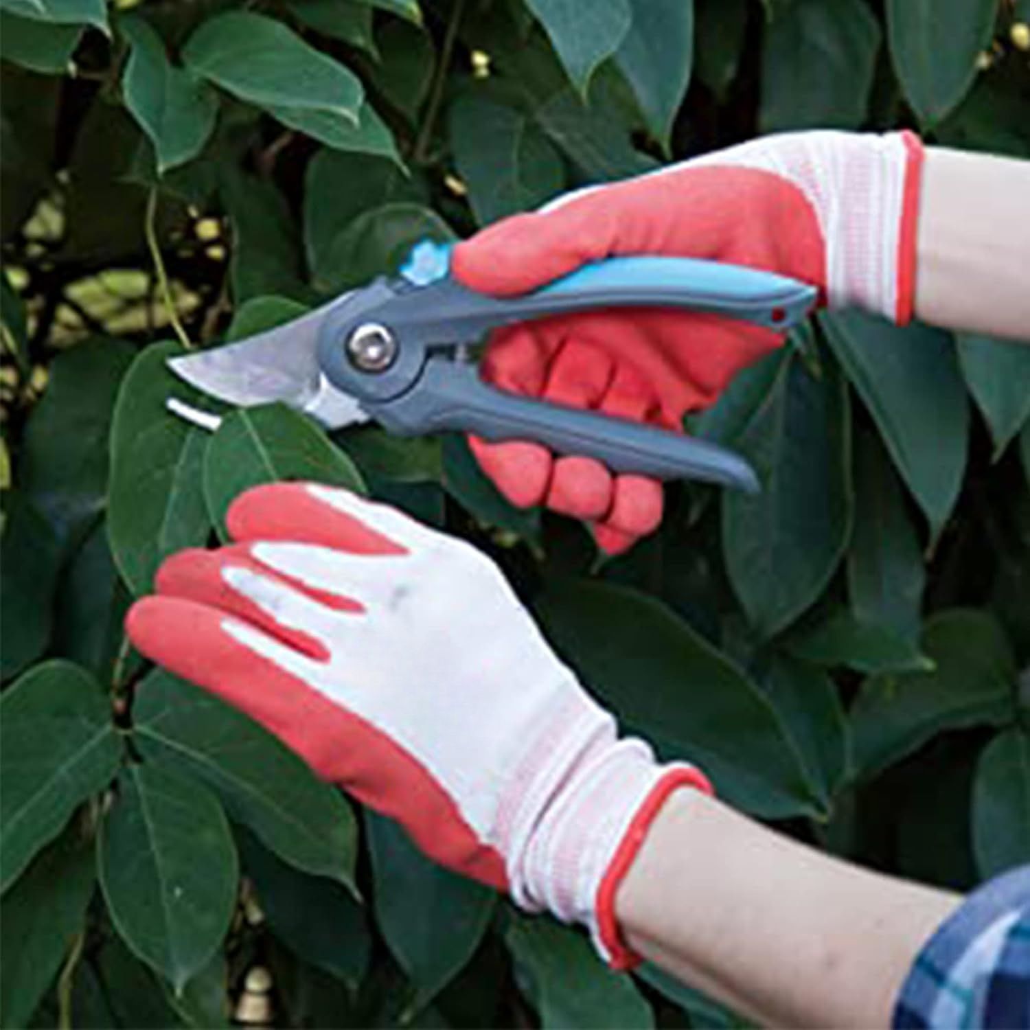 3 Pairs Green Gardening Gloves with Breathable Latex Coating - Non-Slip Protective Work Gloves for Yard Work Planting and Outdoor Maintenance - All-Day Comfort โ image 4