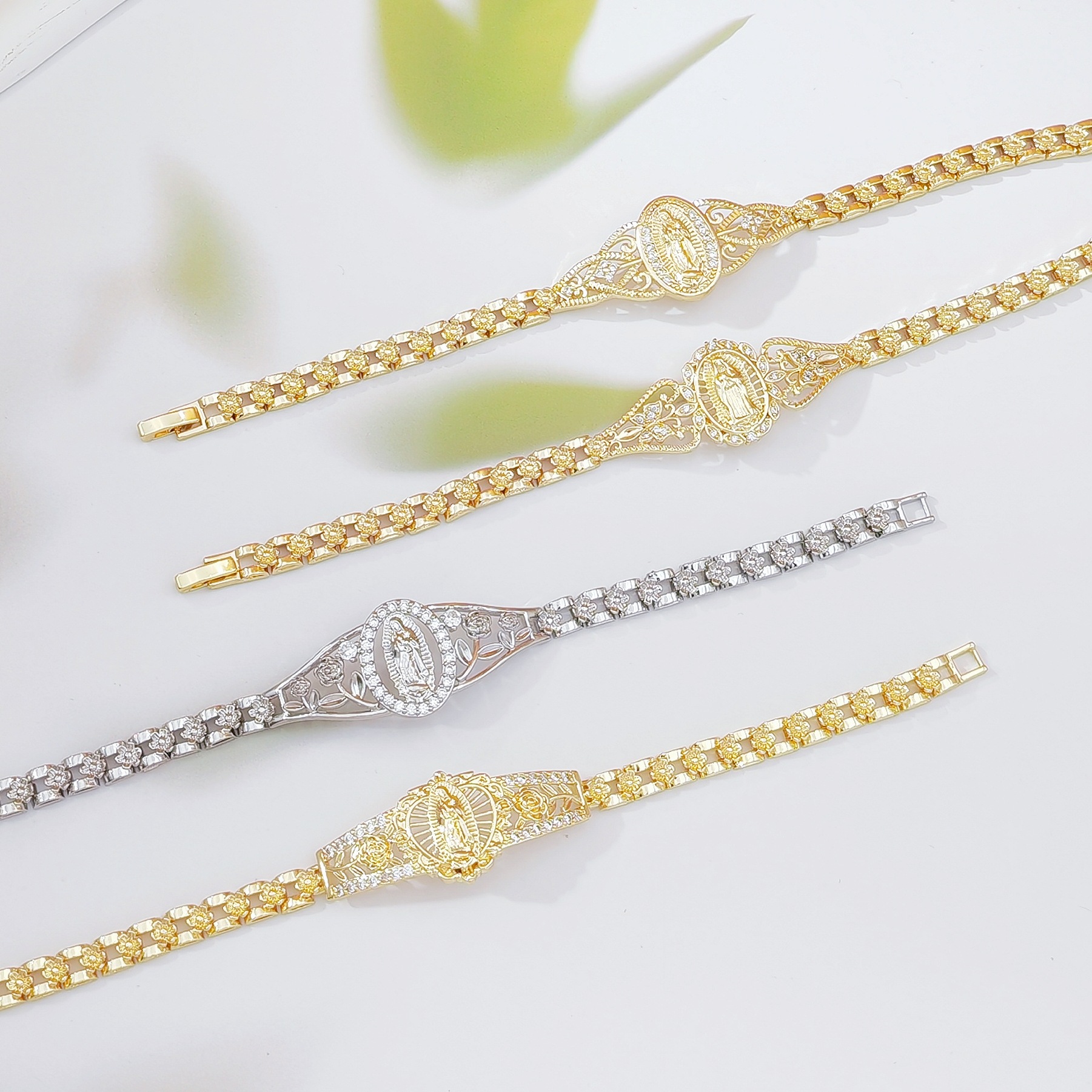 Elegant Hollow Floral Geometric Bracelet – Gold-Plated Copper Fashion Jewelry with Delicate Chain Design(R80) — image 3