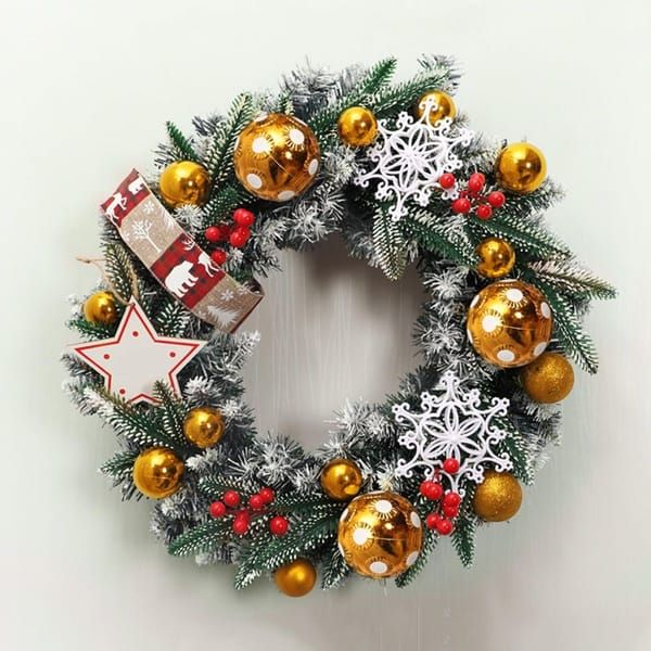 50cm spray-white pine needle Christmas wreath with snow-dusted branches, ornaments, snowflakes, red berries, pinecones and reindeer & star accents. Ideal for door or wall decor to light up the festive mood.*PE spray white mixed garland [golden decoration]
