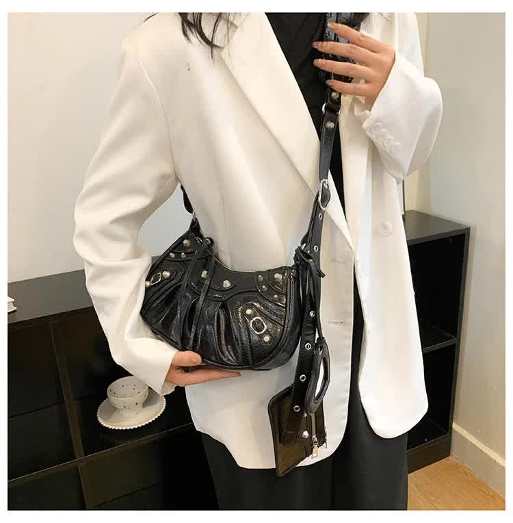 Blue Vintage Rivet Crescent Moon Bag with Card Holder & Mirror, French Retro PU Leather Shoulder & Crossbody Motorcycle Bag for Women โ image 4