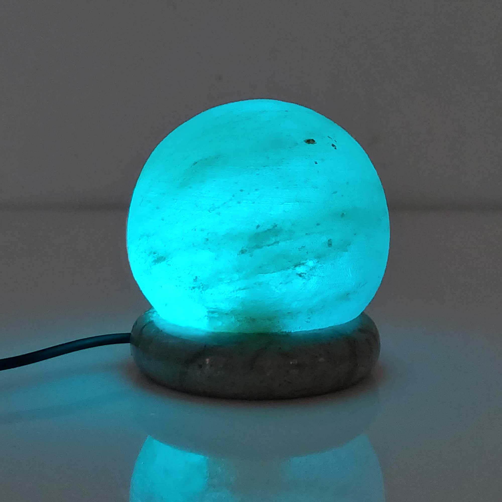 USB Colour Changing Salt Himalayan Lamp - Ball Sphere Shape Pink Rock LED Light — image 5