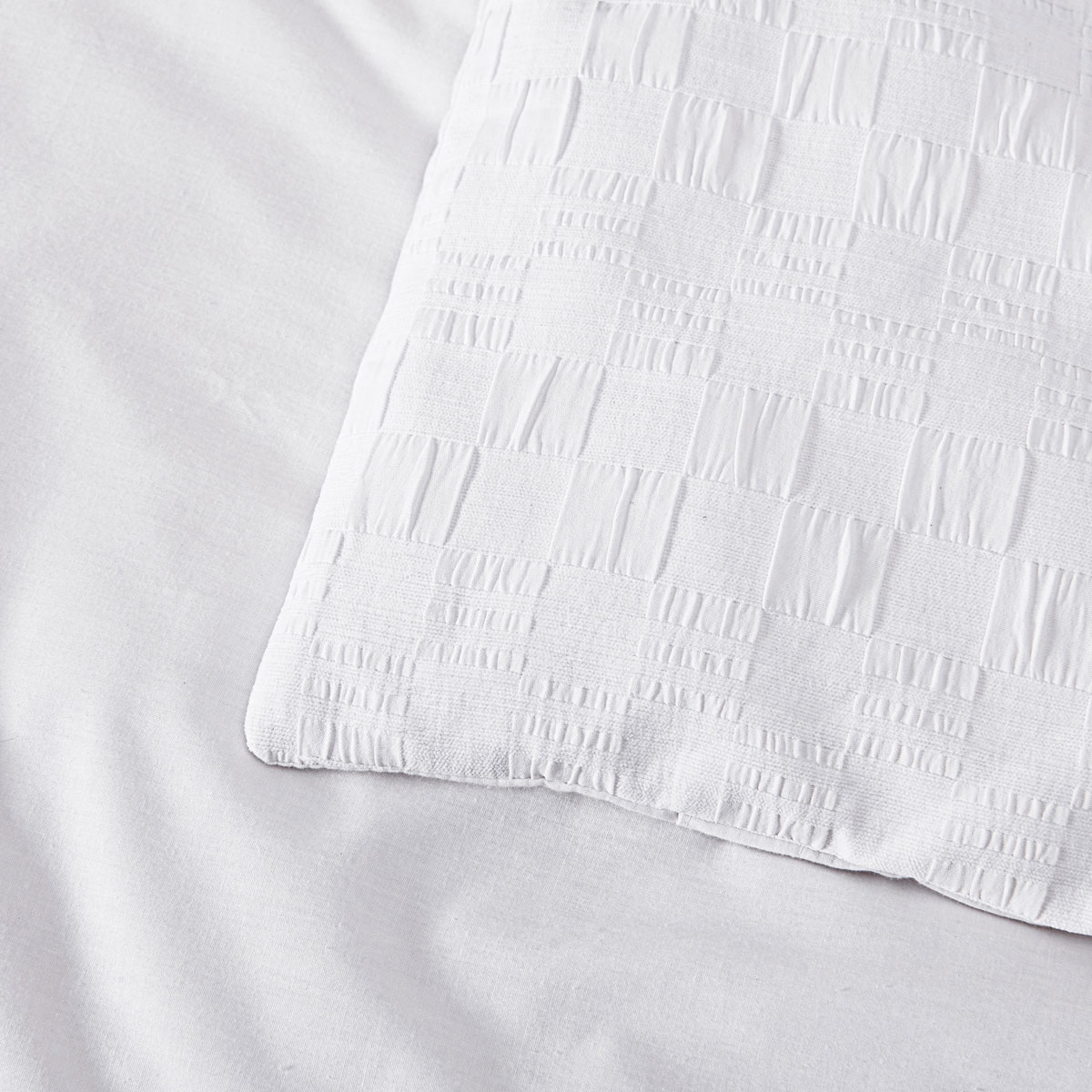 Bianca Cosmo White Soft Chenille Geometric Quilt Cover Set King — image 4