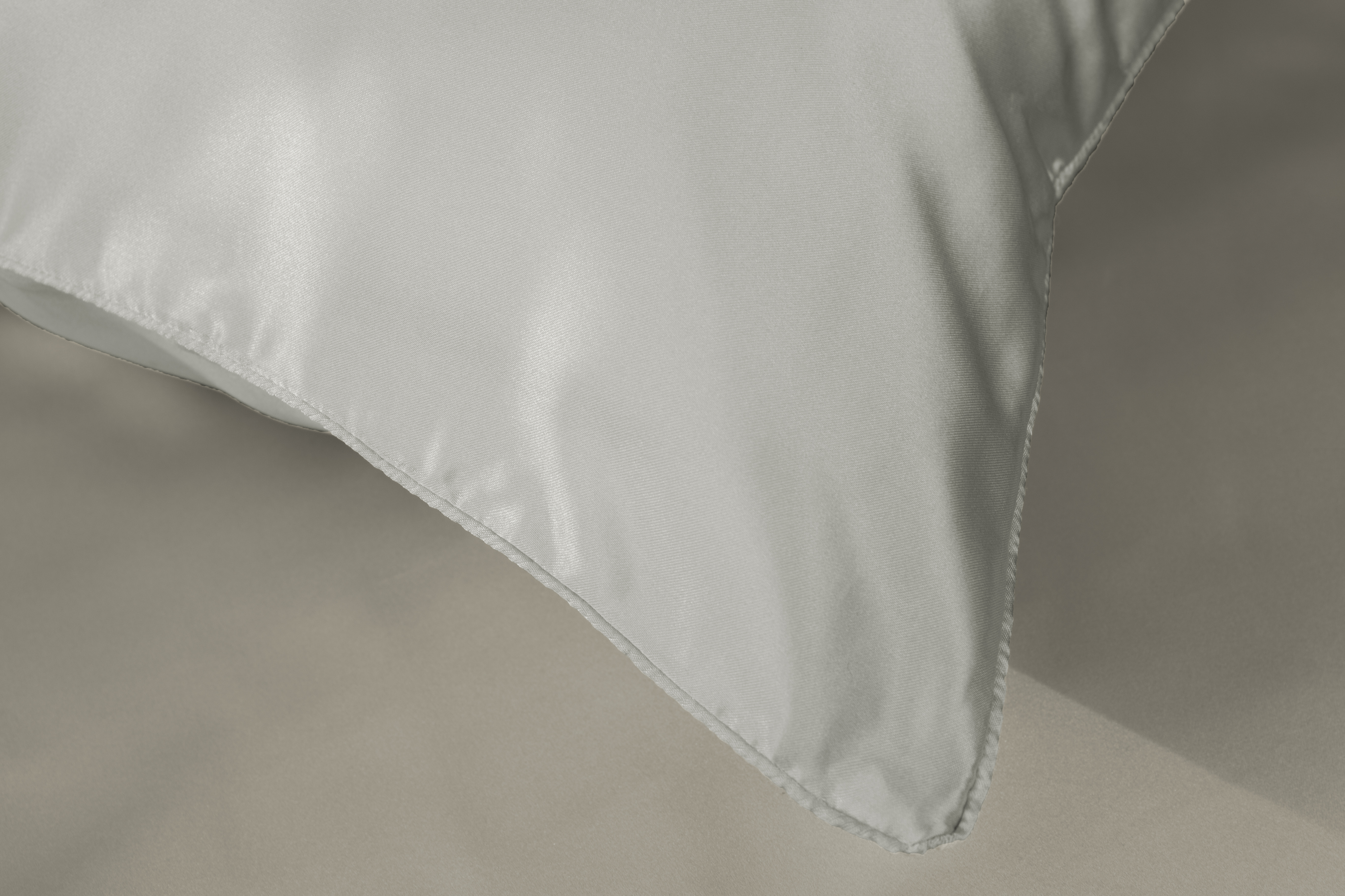 Silver Nights SILK PILLOWCASE - 51 × 76CM — image 5