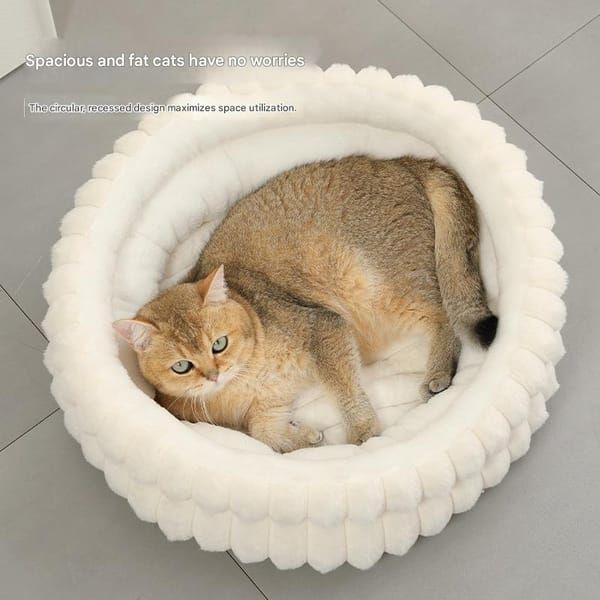 Round Plush Cat Bed, White, Soft & Comfortable for Small to Large Cats