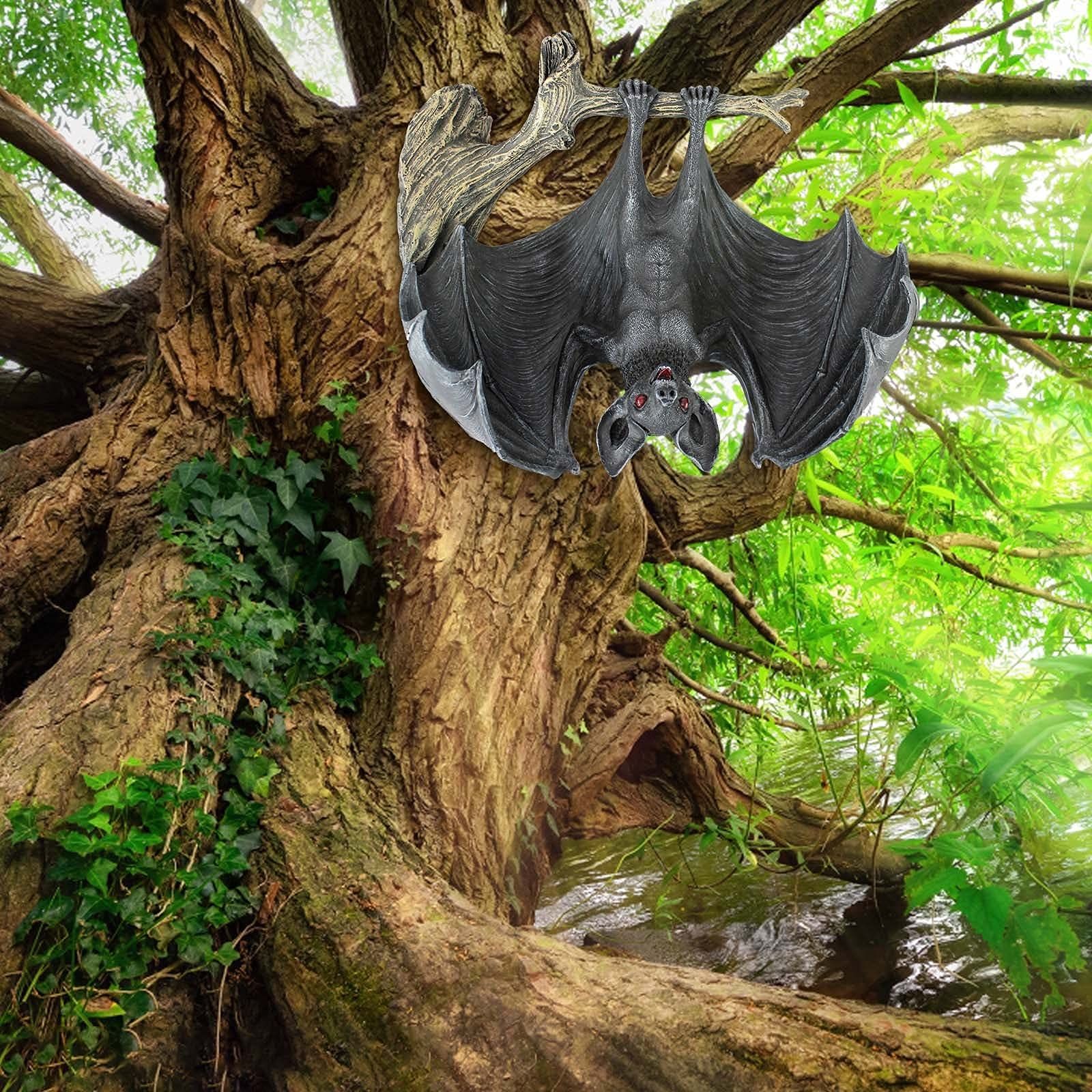 Resin Bat Statue, Halloween Hanging Bat Figurine Tree Decorations for Indoor and Outdoor Haunted House Garden Decoration — image 5