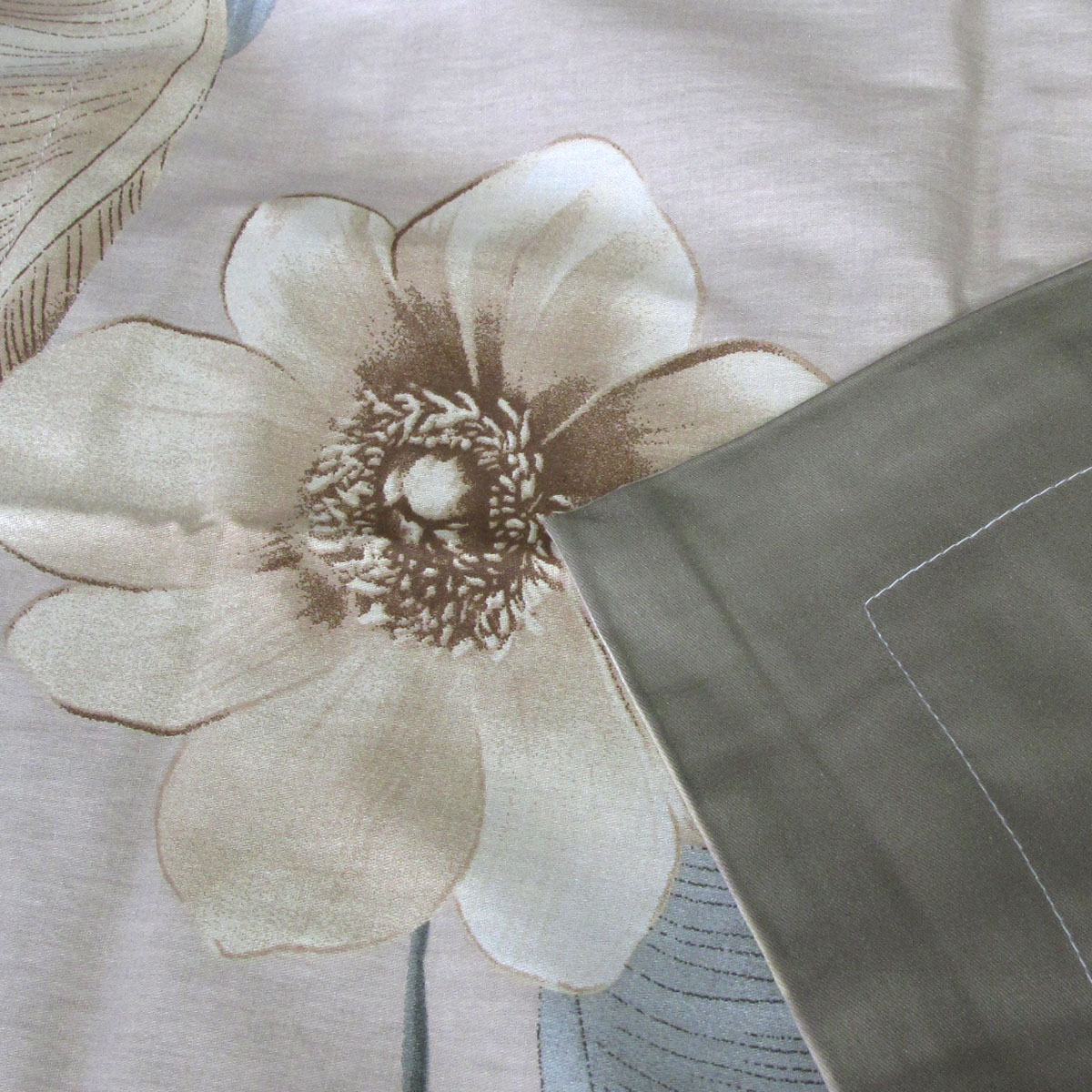 300TC Bahamas Taupe Reversible Cotton Quilt Cover Set Queen โ image 3